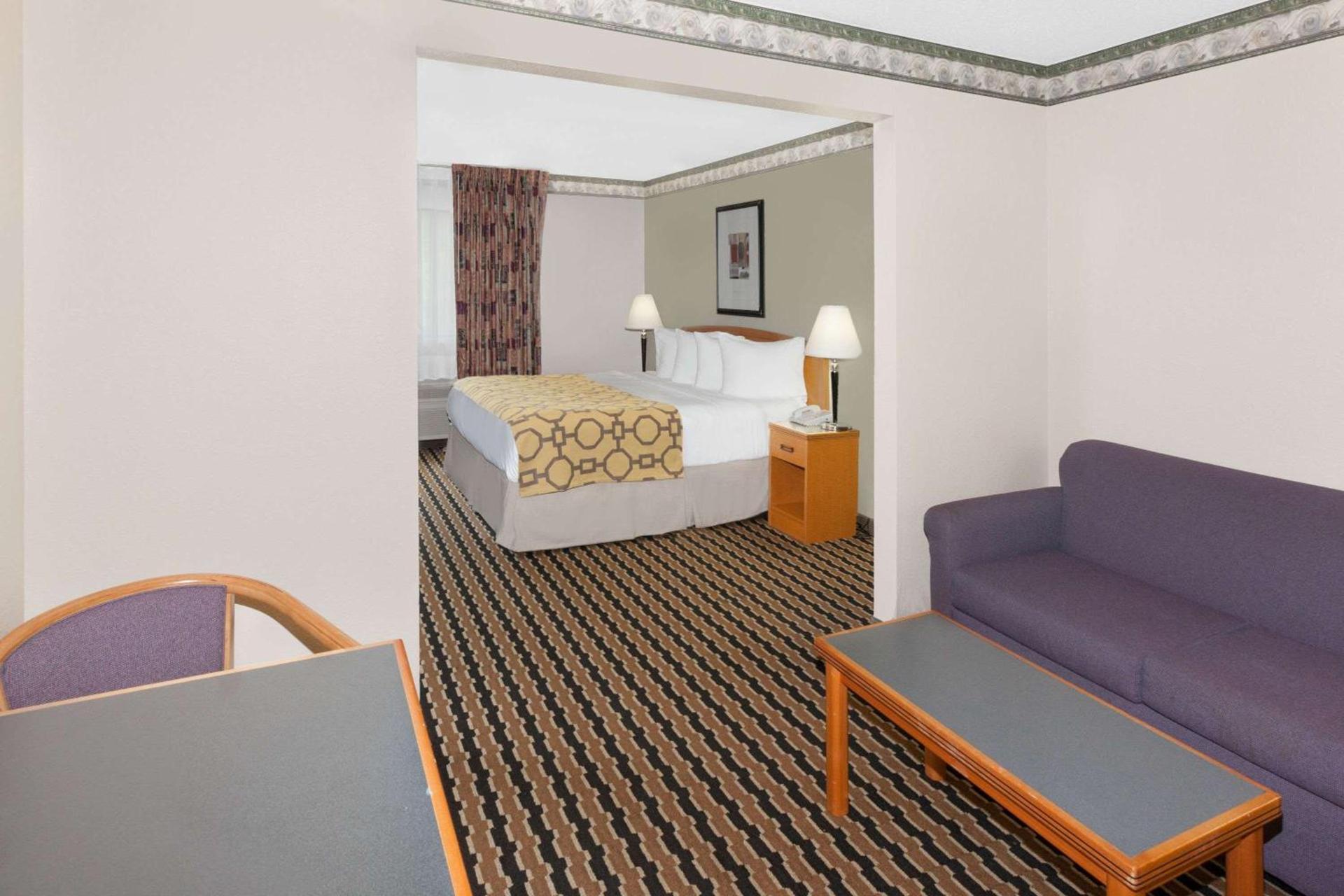 Baymont by Wyndham Fort Wayne photo 8