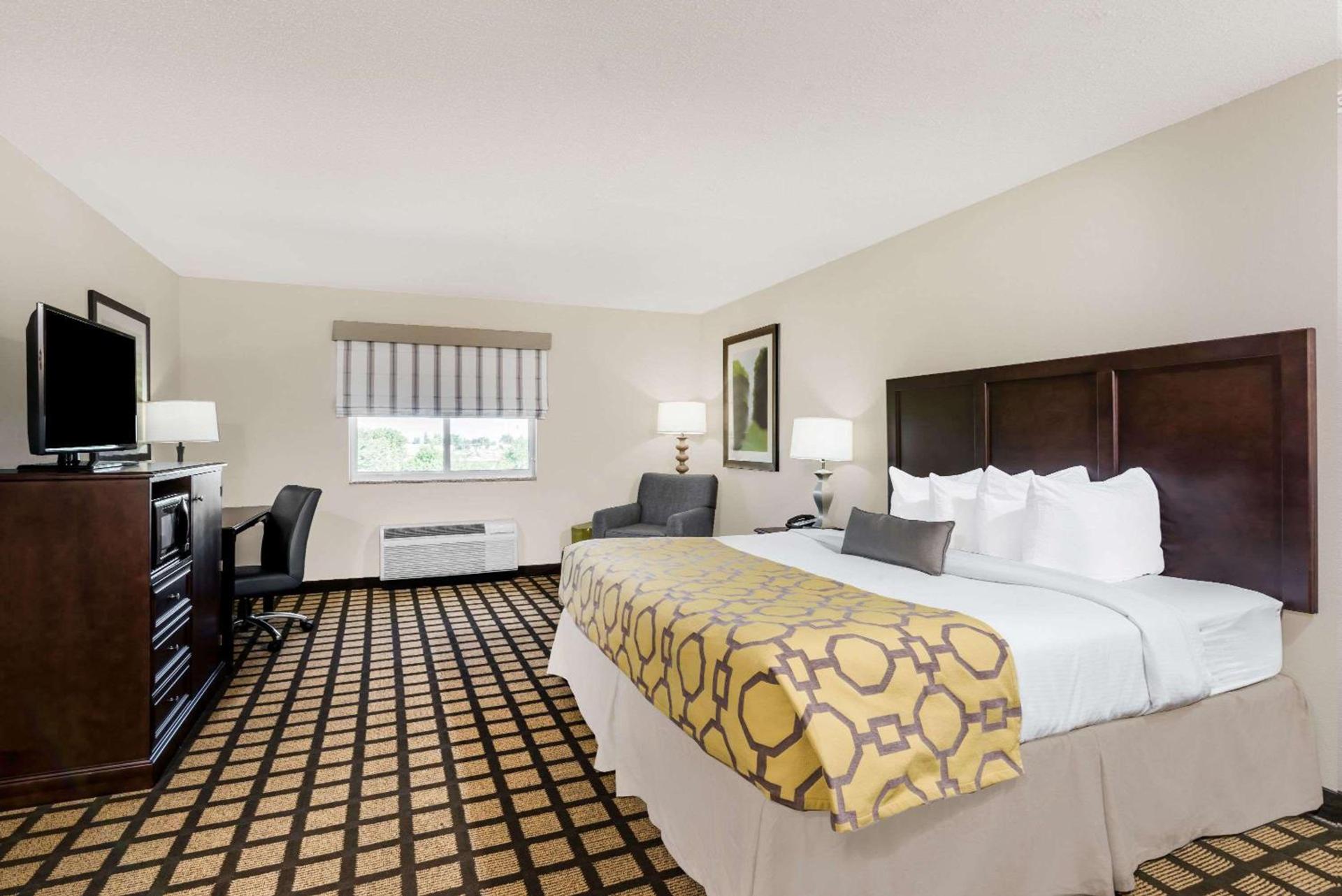 Baymont by Wyndham Erie photo 46