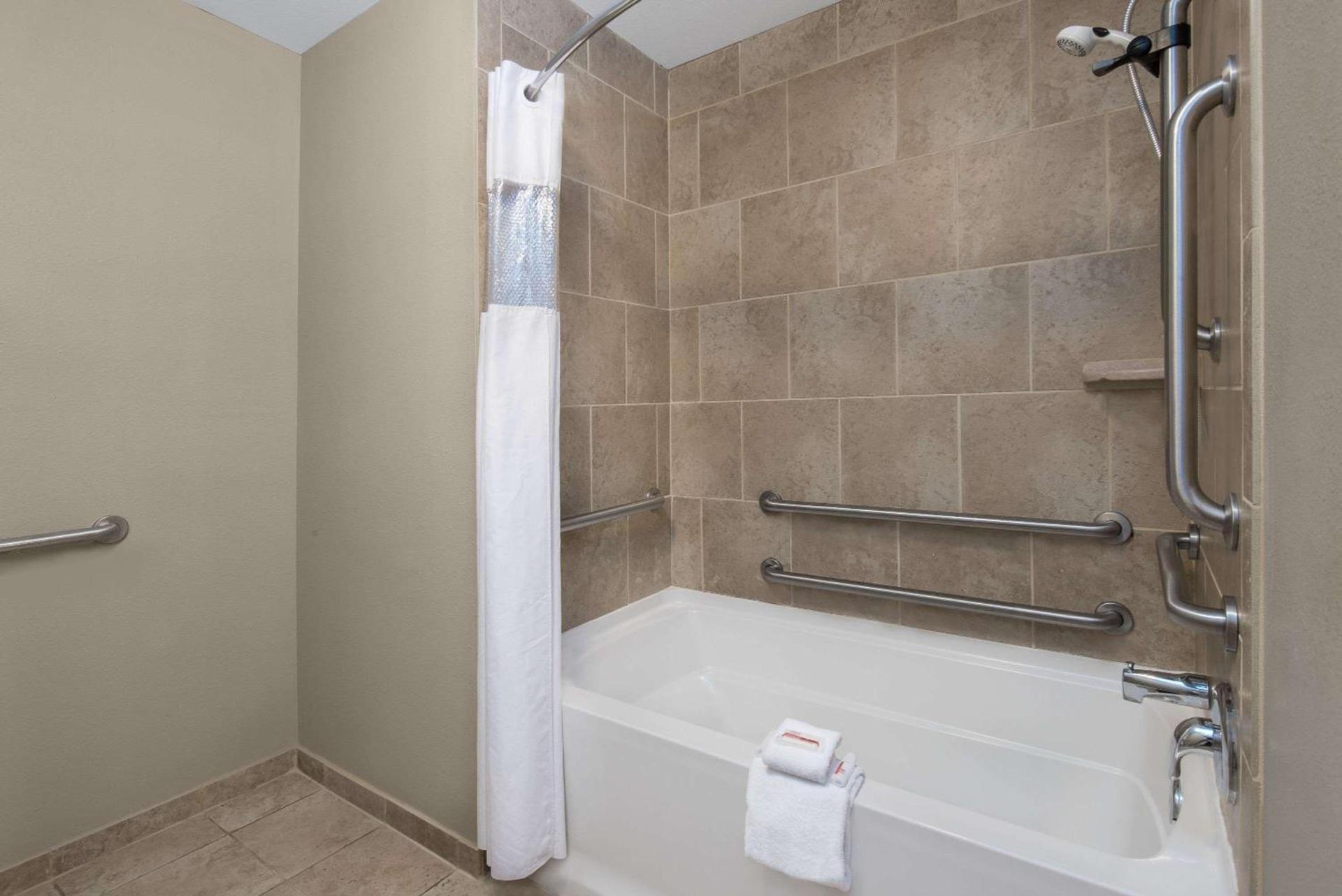 Baymont by Wyndham Minot photo 36