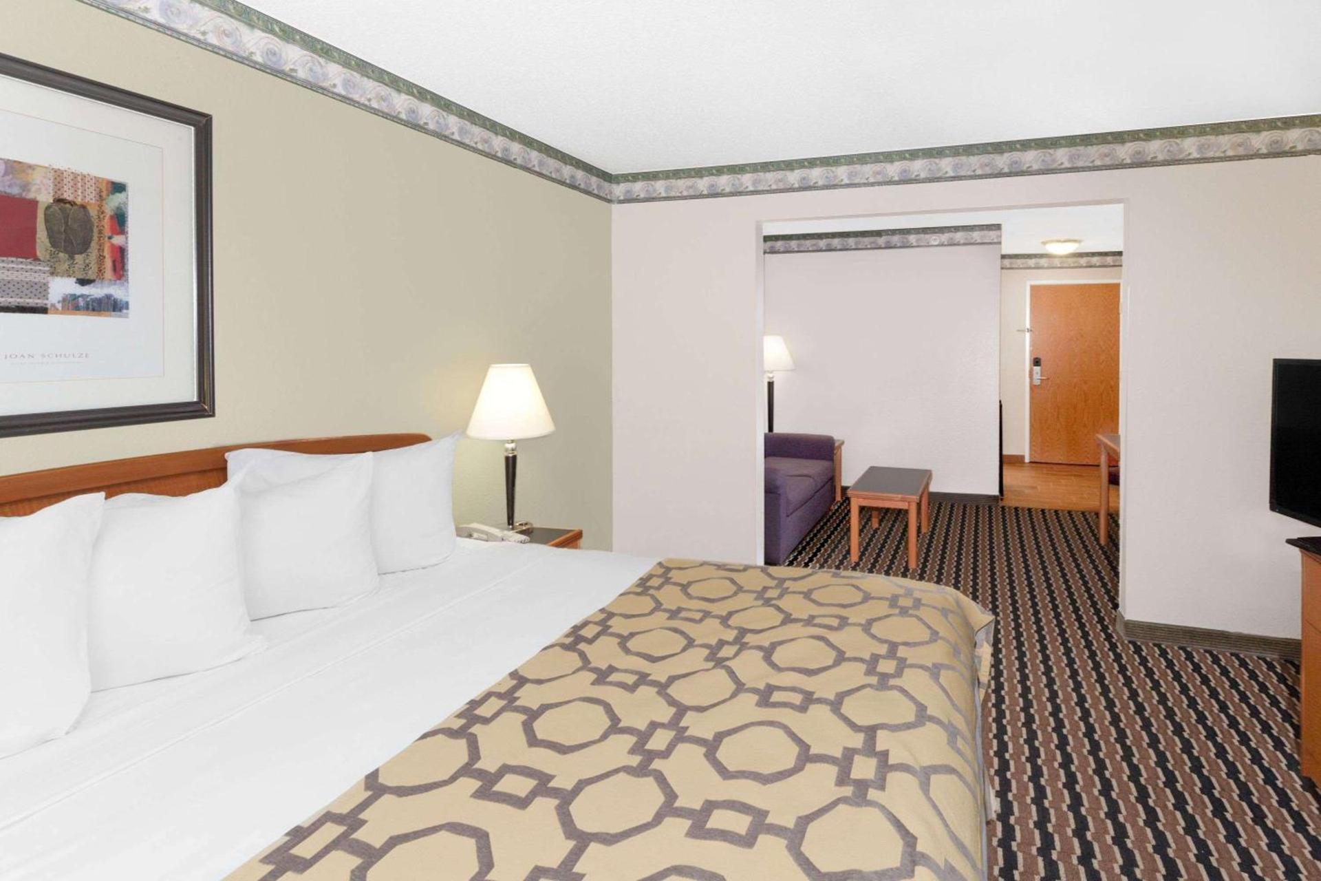 Baymont by Wyndham Fort Wayne photo 5