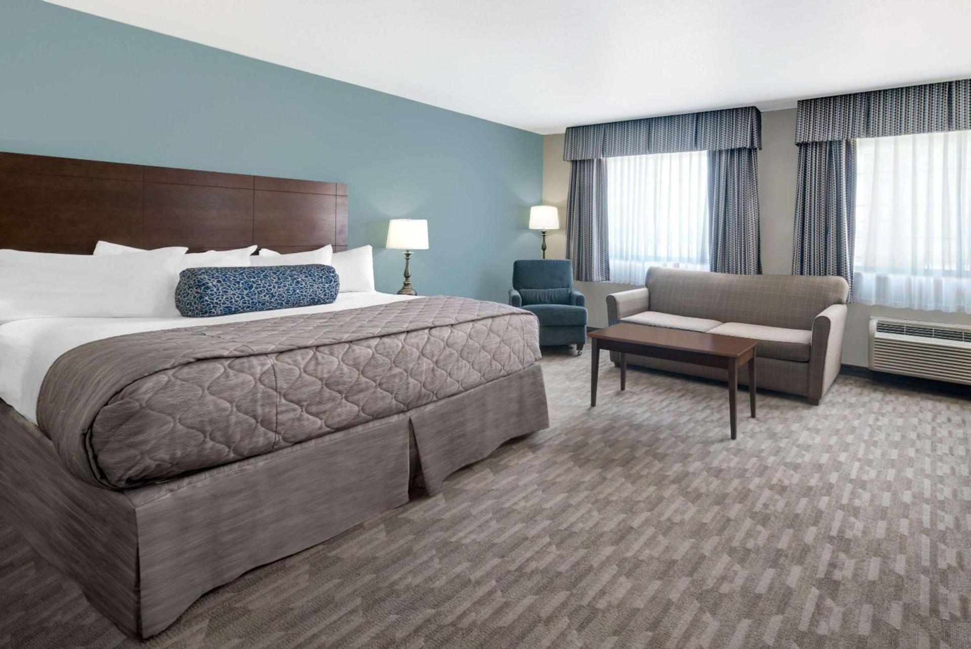 Baymont by Wyndham Minot photo 34