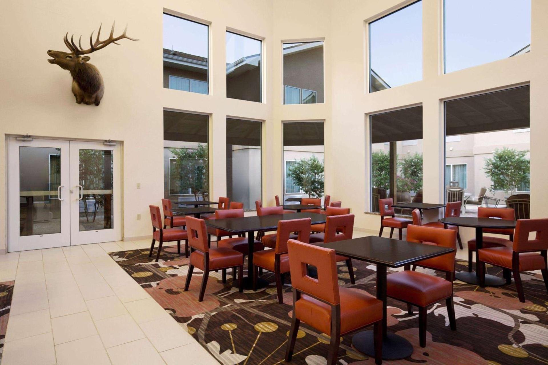 Baymont by Wyndham Hobbs photo 42