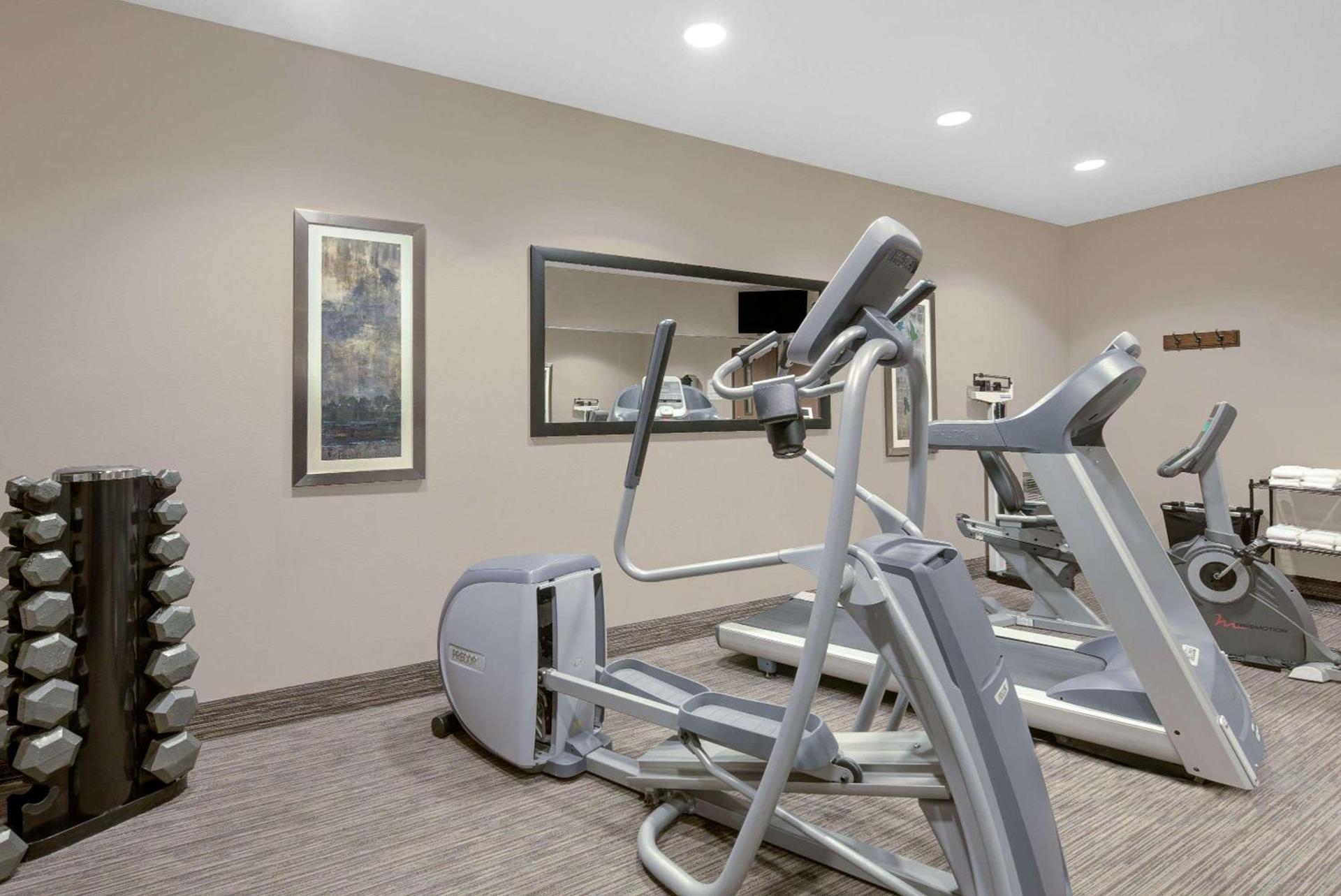 Baymont by Wyndham Minot photo 33