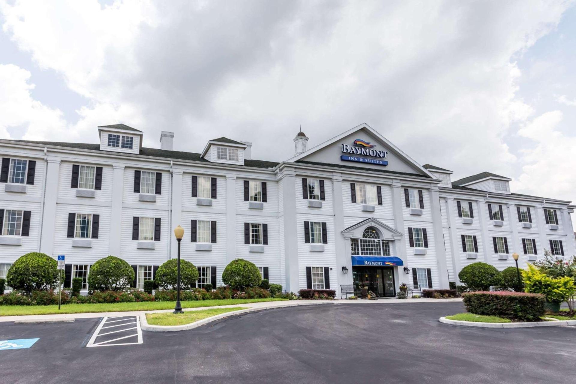 Baymont by Wyndham Lakeland — hotel in Lakeland