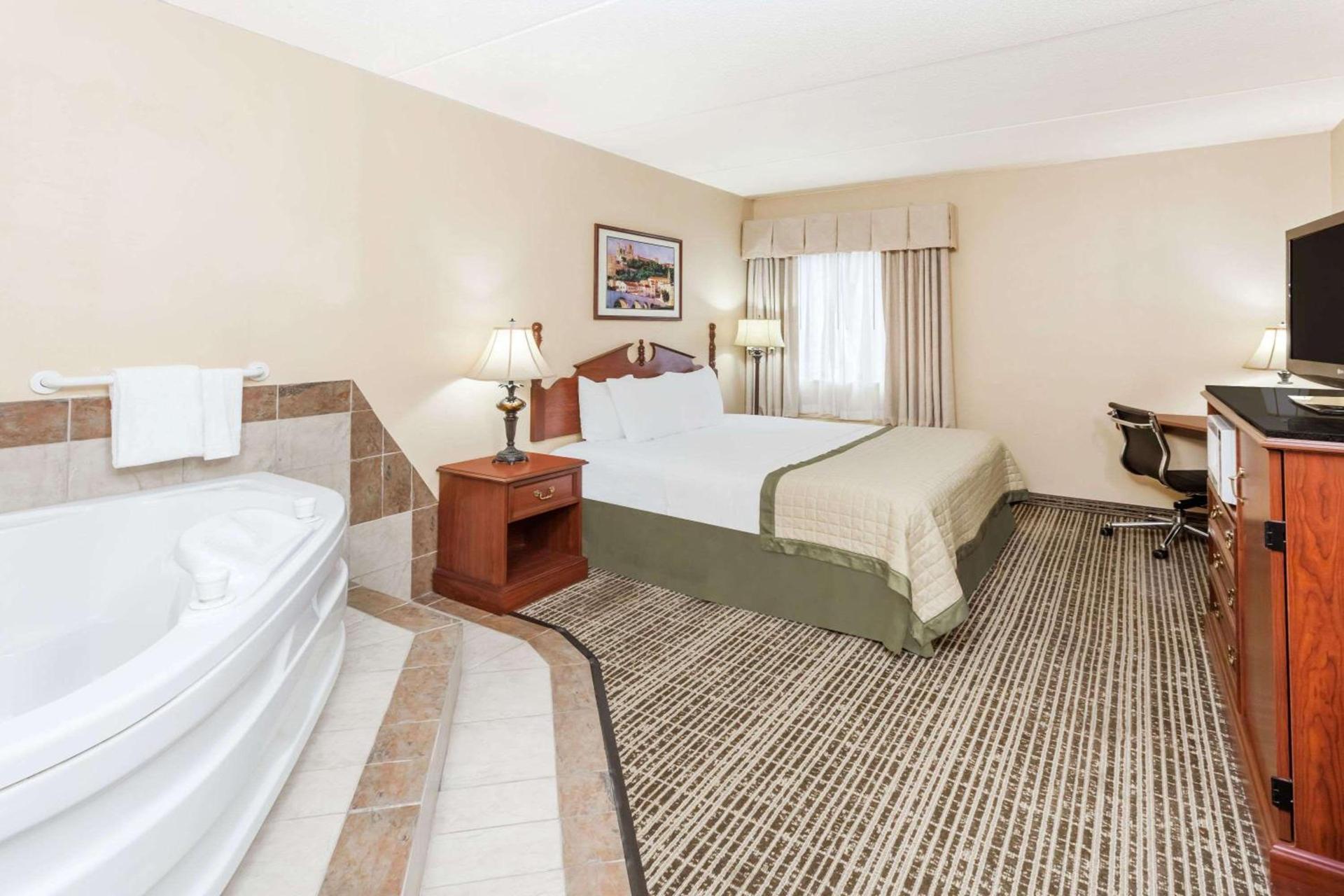 Baymont by Wyndham Elkhart photo 22