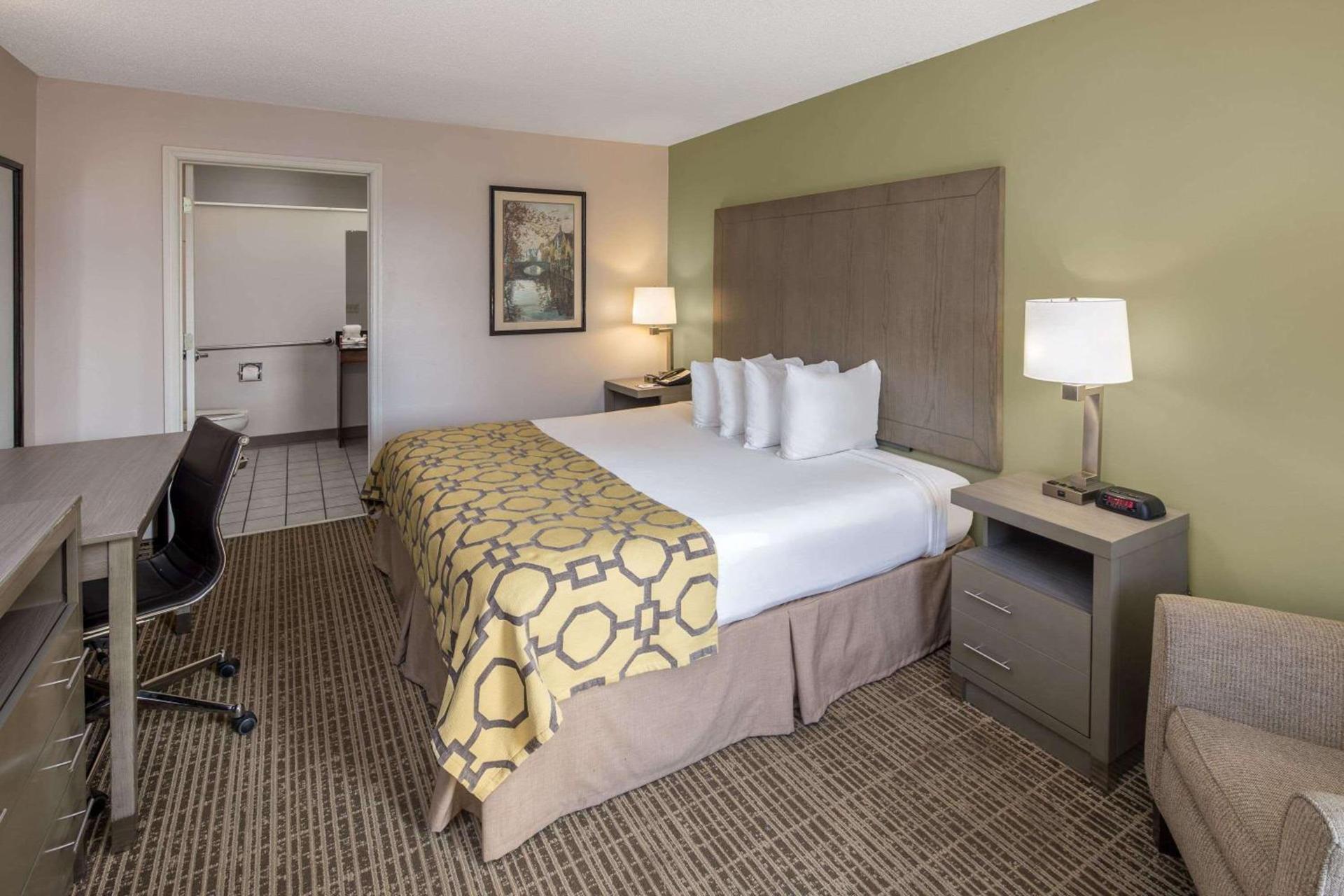 Baymont by Wyndham Cleveland photo 36