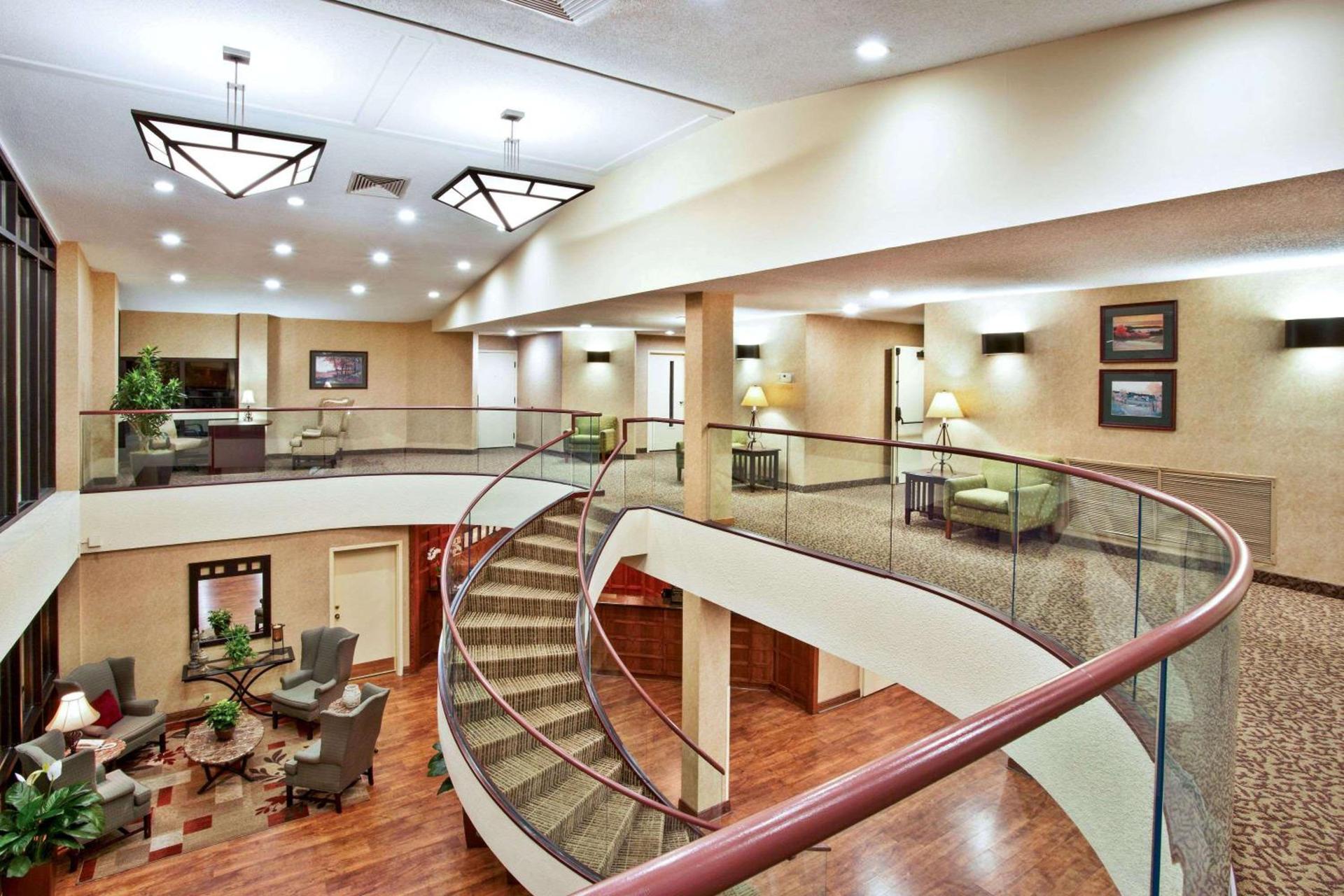 Baymont by Wyndham Knoxville/Cedar Bluff photo 5