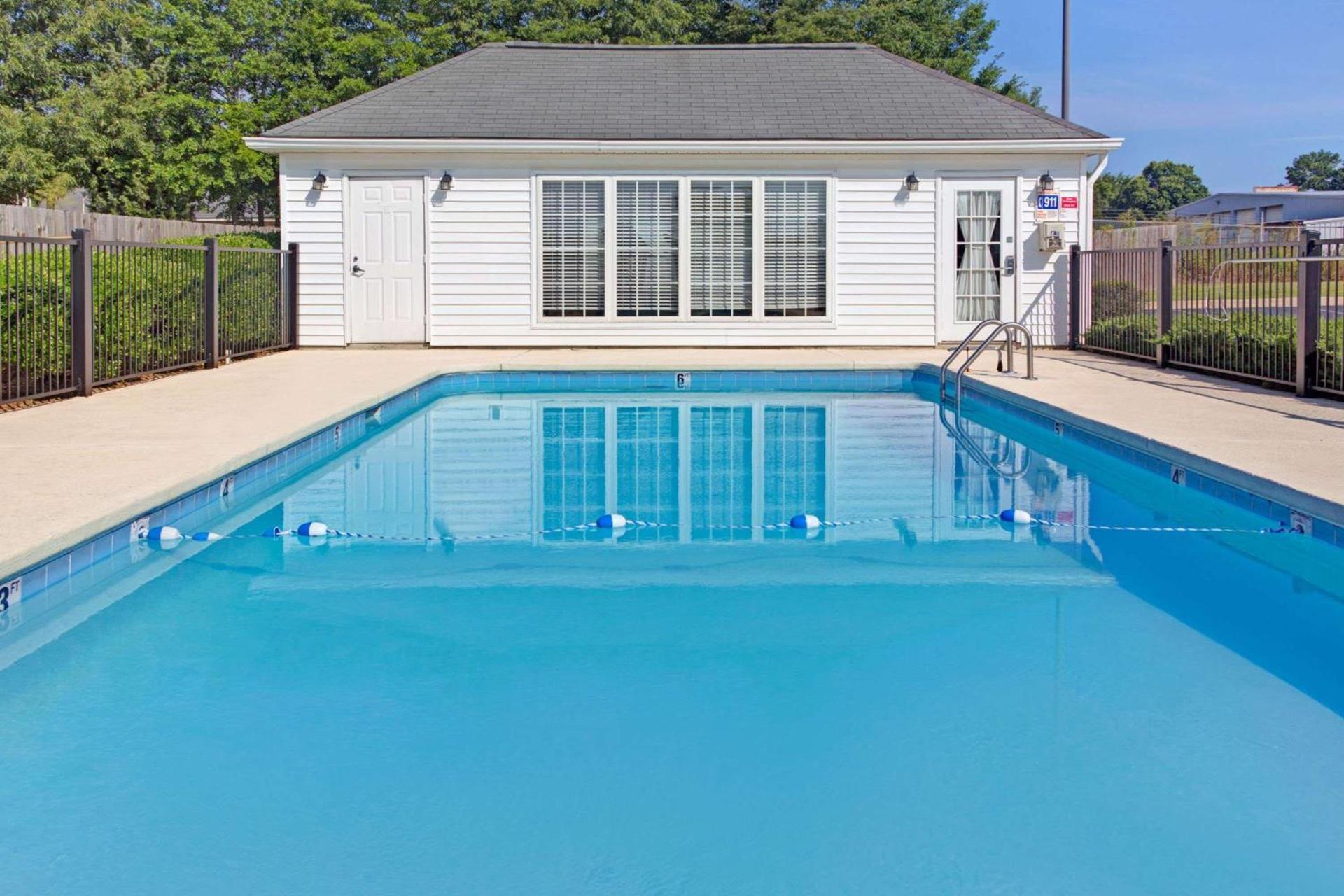 Baymont by Wyndham Sanford photo 6