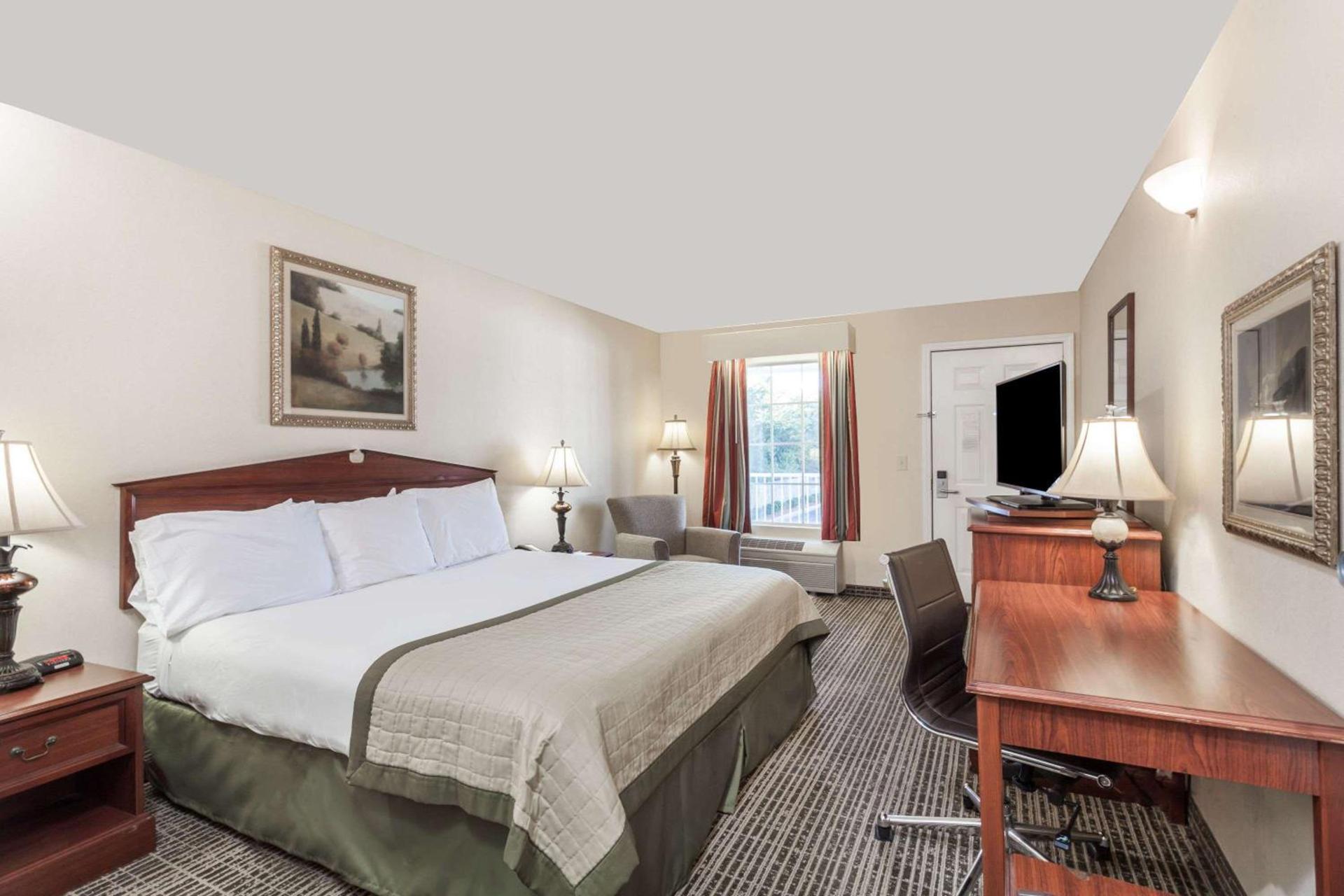 Baymont by Wyndham Hickory photo 4