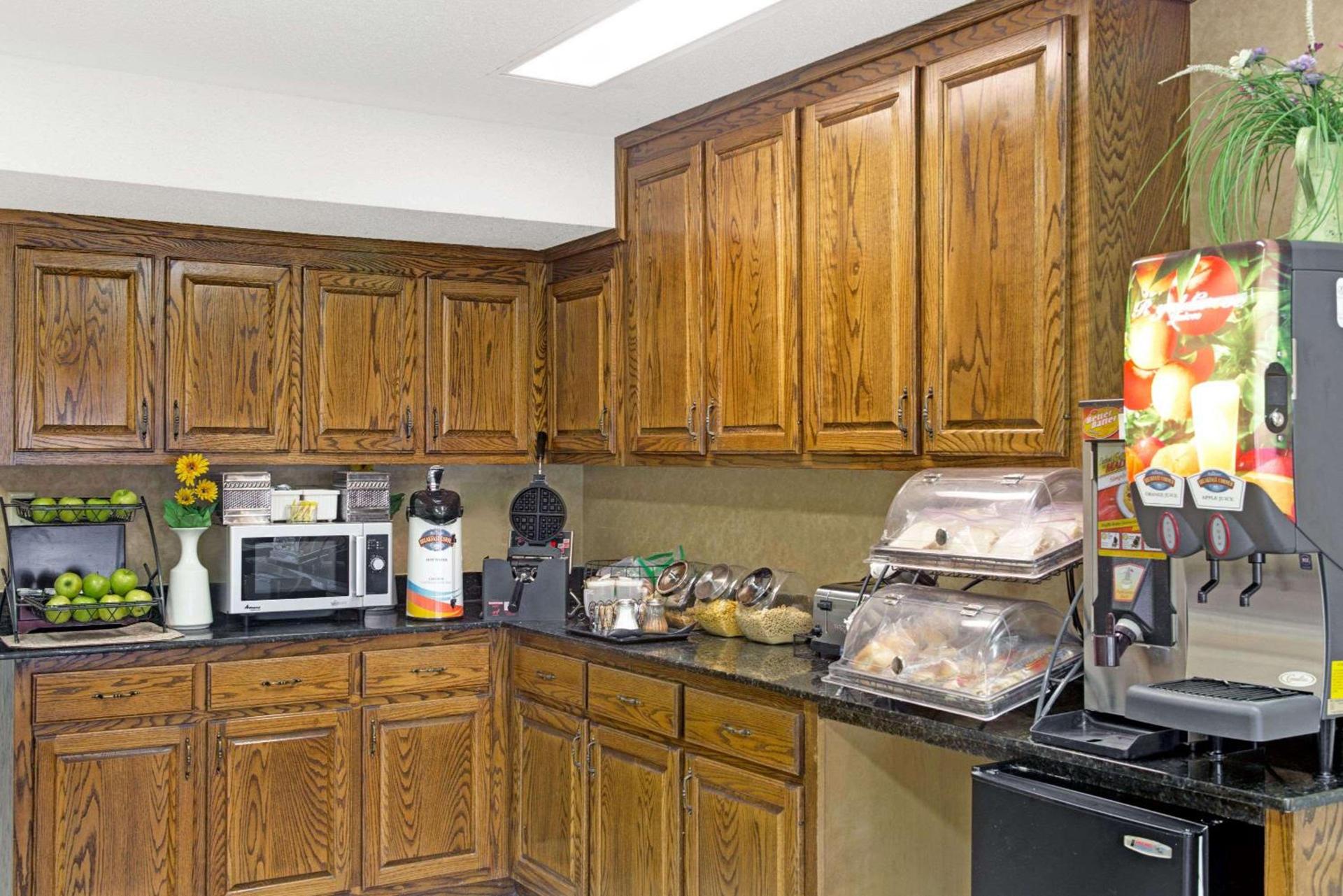 Baymont by Wyndham Sanford photo 15