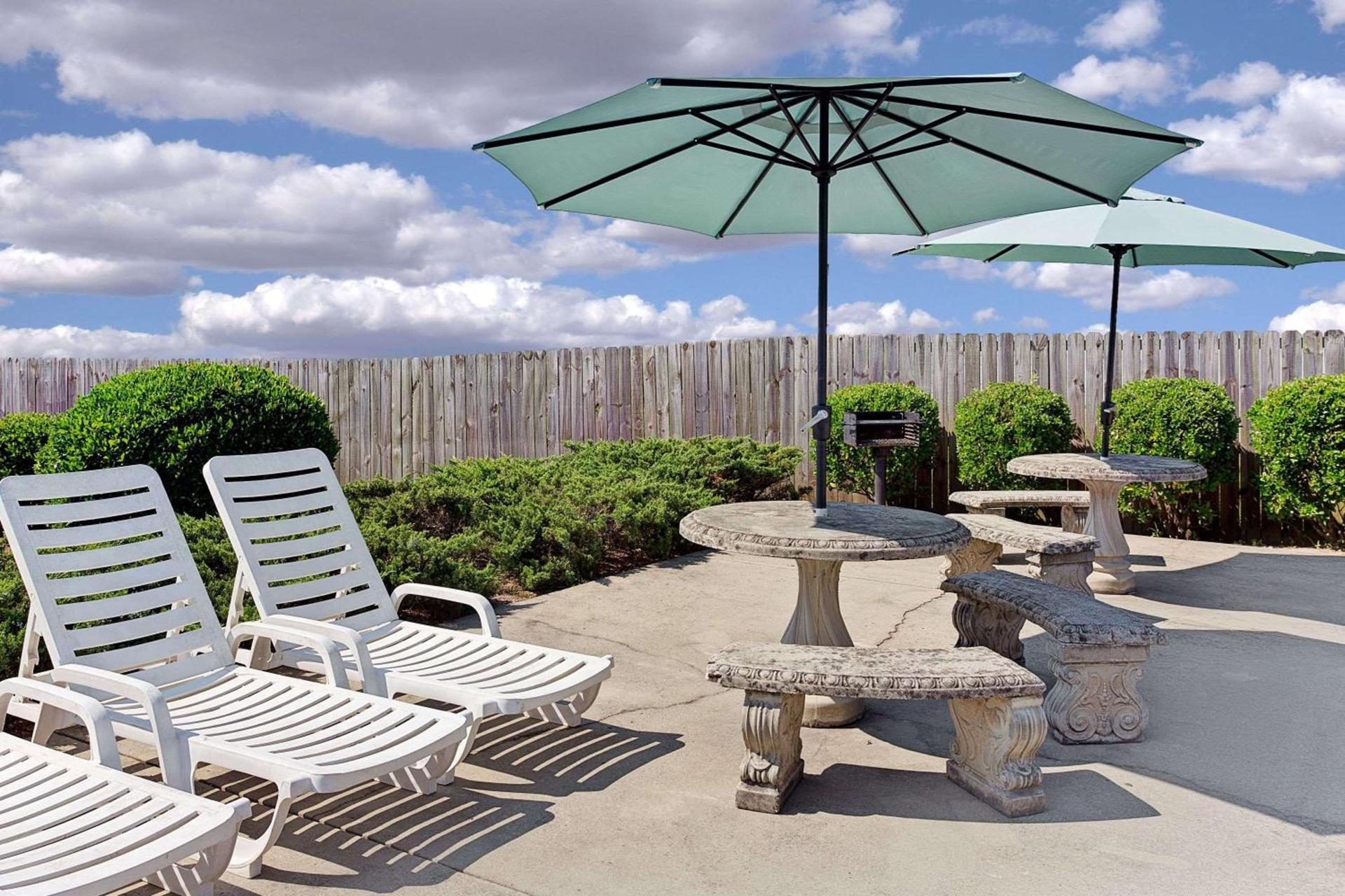 Baymont by Wyndham Sanford photo 5
