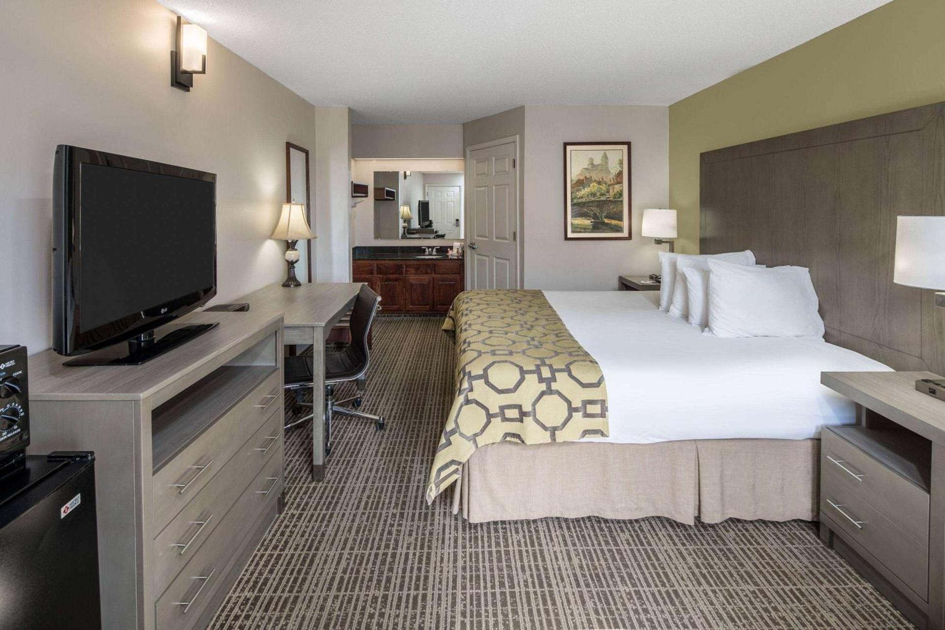 Baymont by Wyndham Cleveland photo 27
