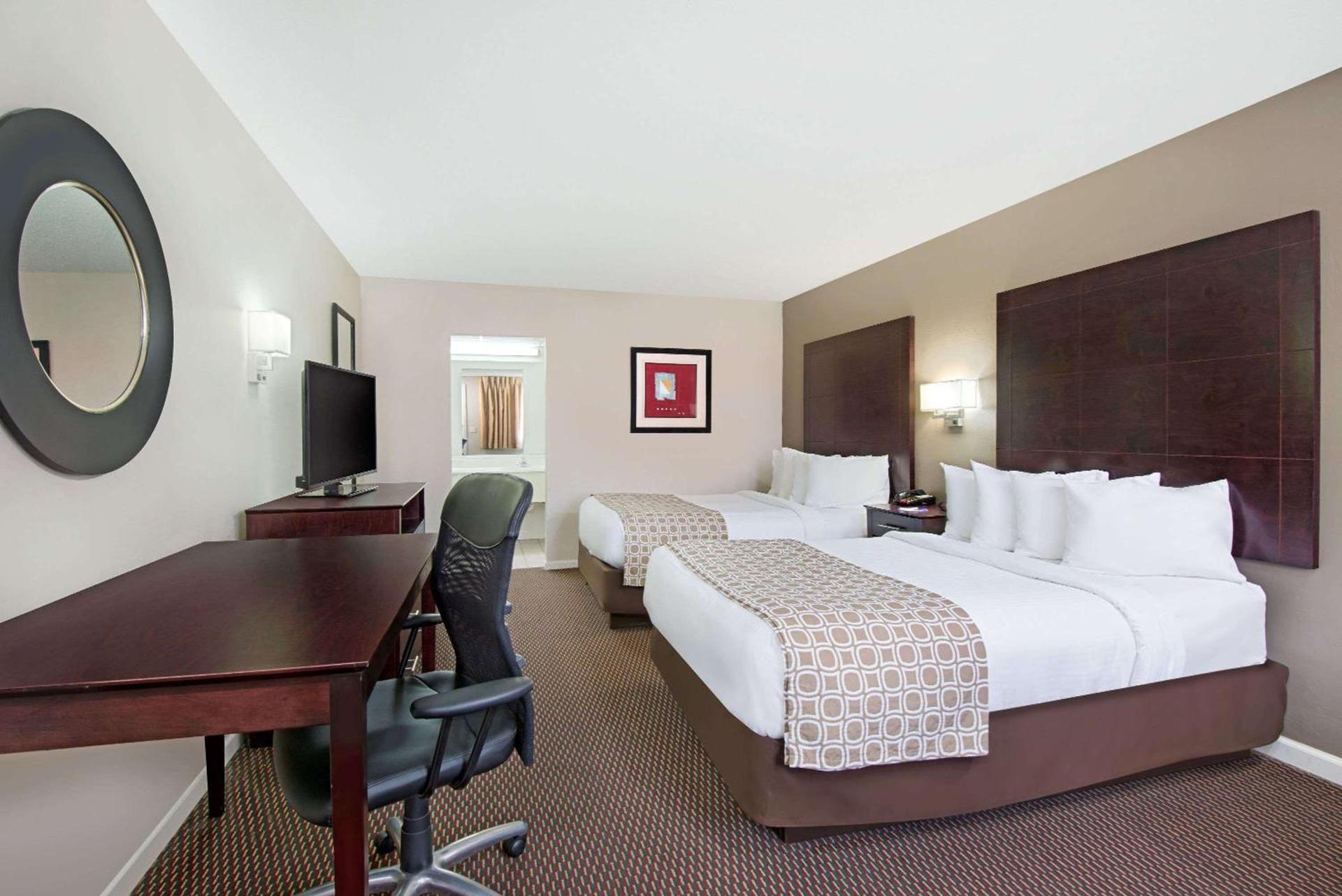 Baymont by Wyndham Sandusky photo 27