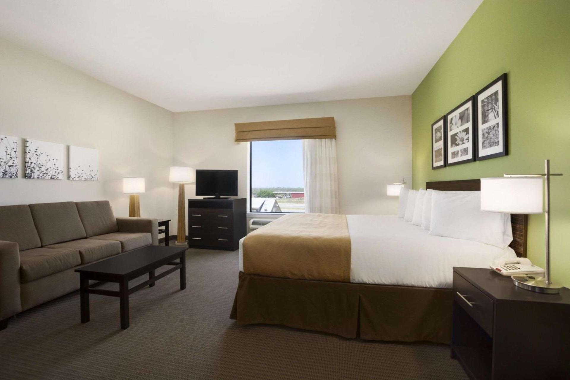 PetroStay Inn & Suites Cotulla photo 19