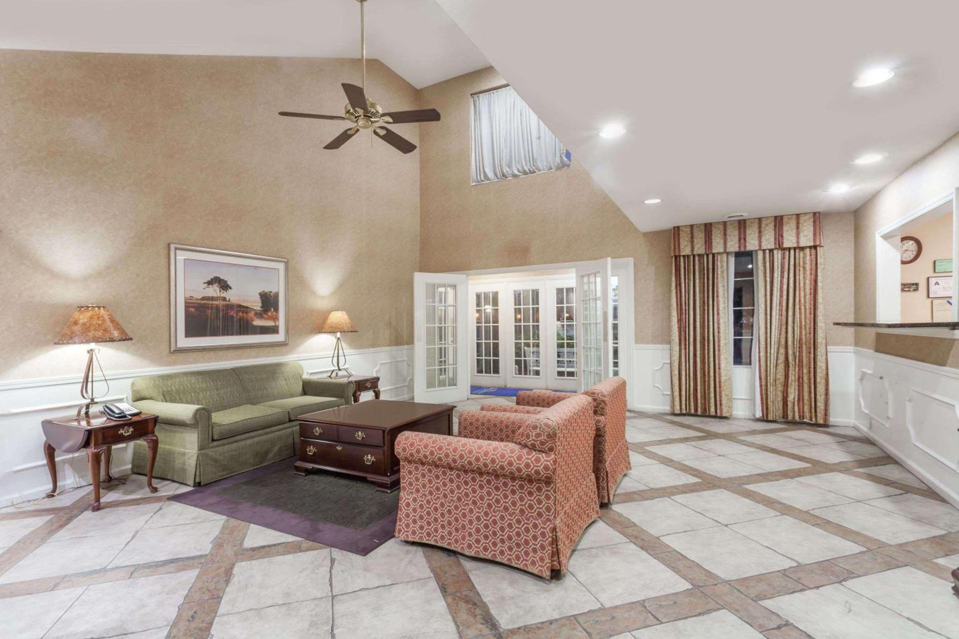 Baymont by Wyndham Hickory photo 14