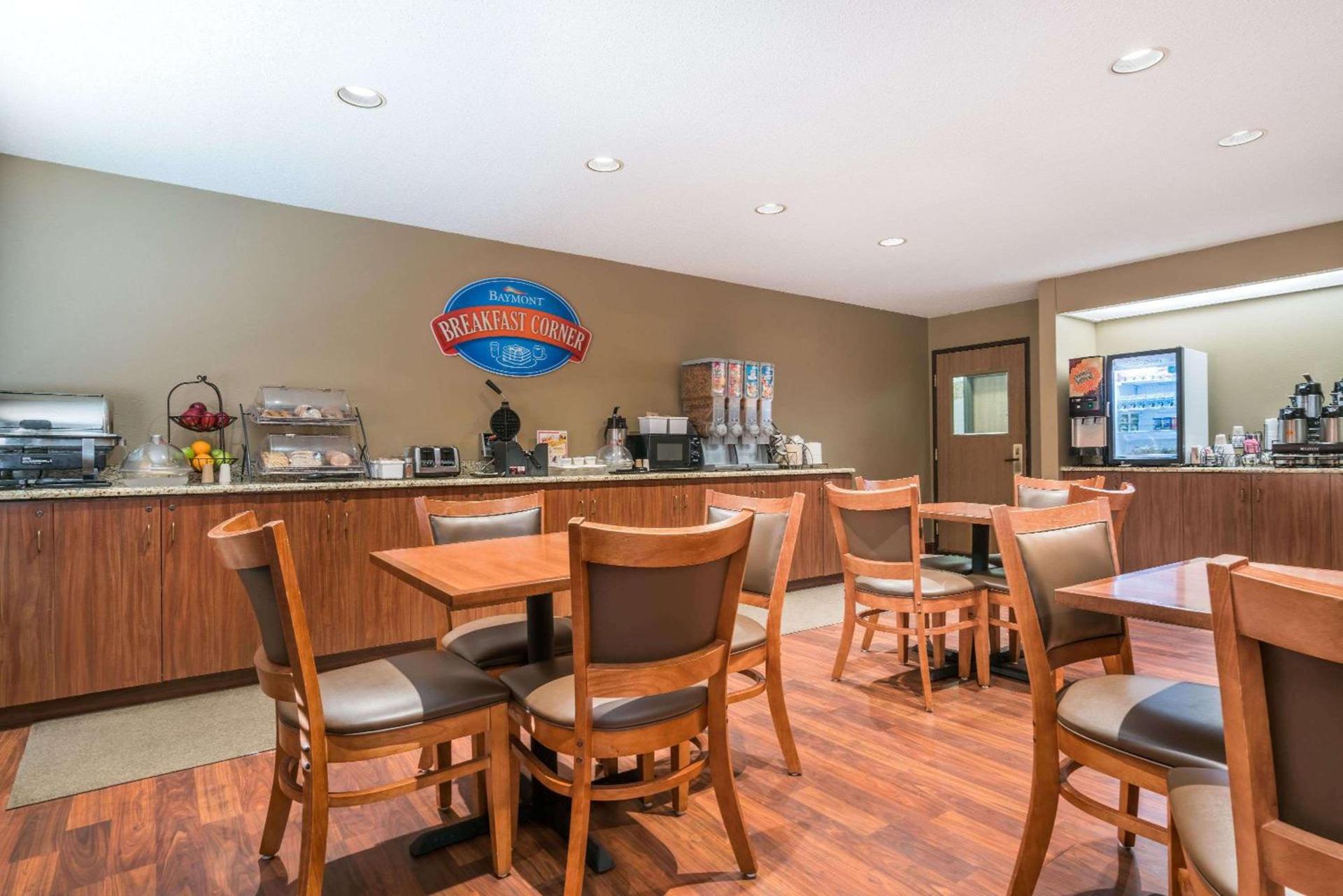 Baymont by Wyndham Marshfield photo 15