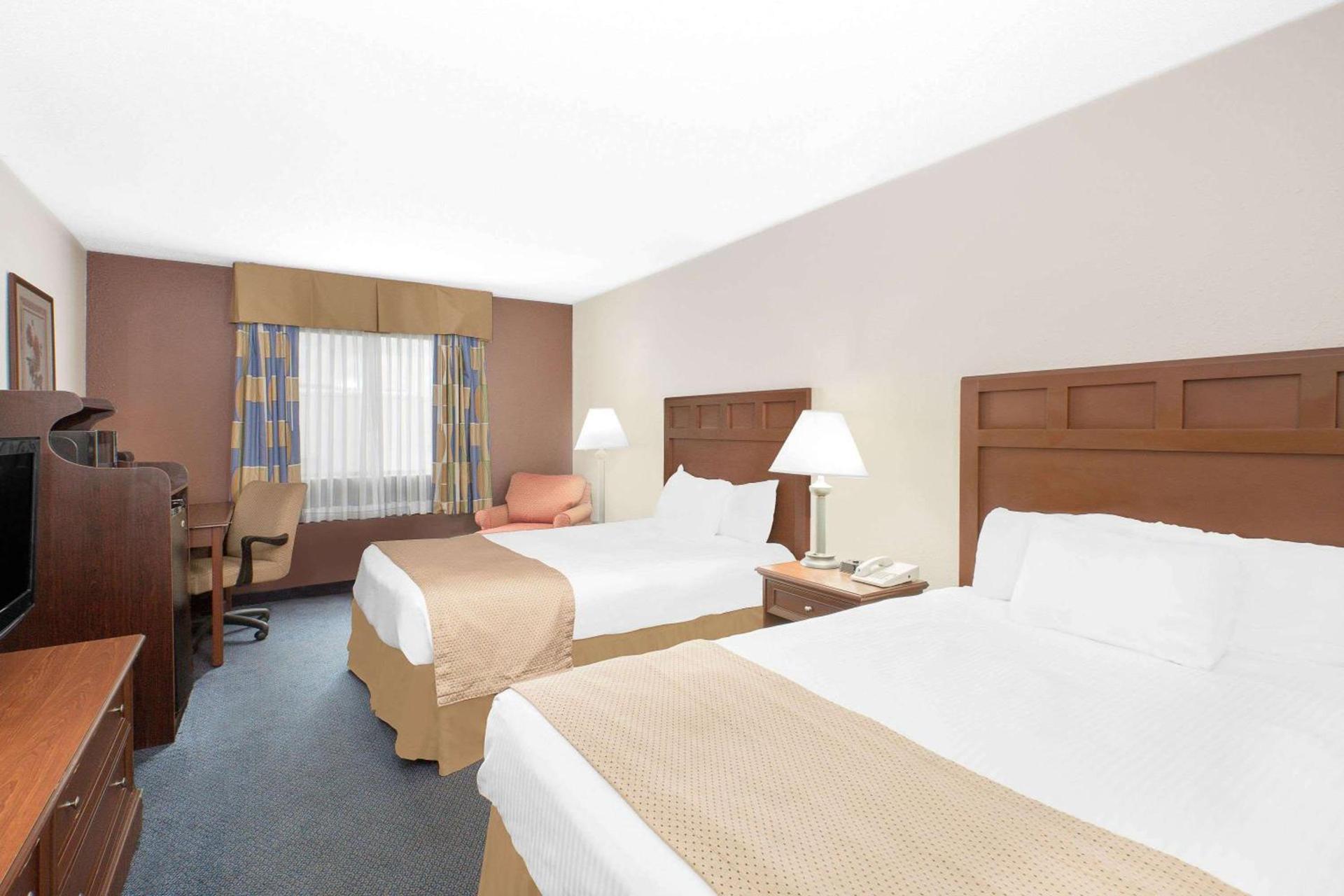 Baymont by Wyndham Boone photo 51