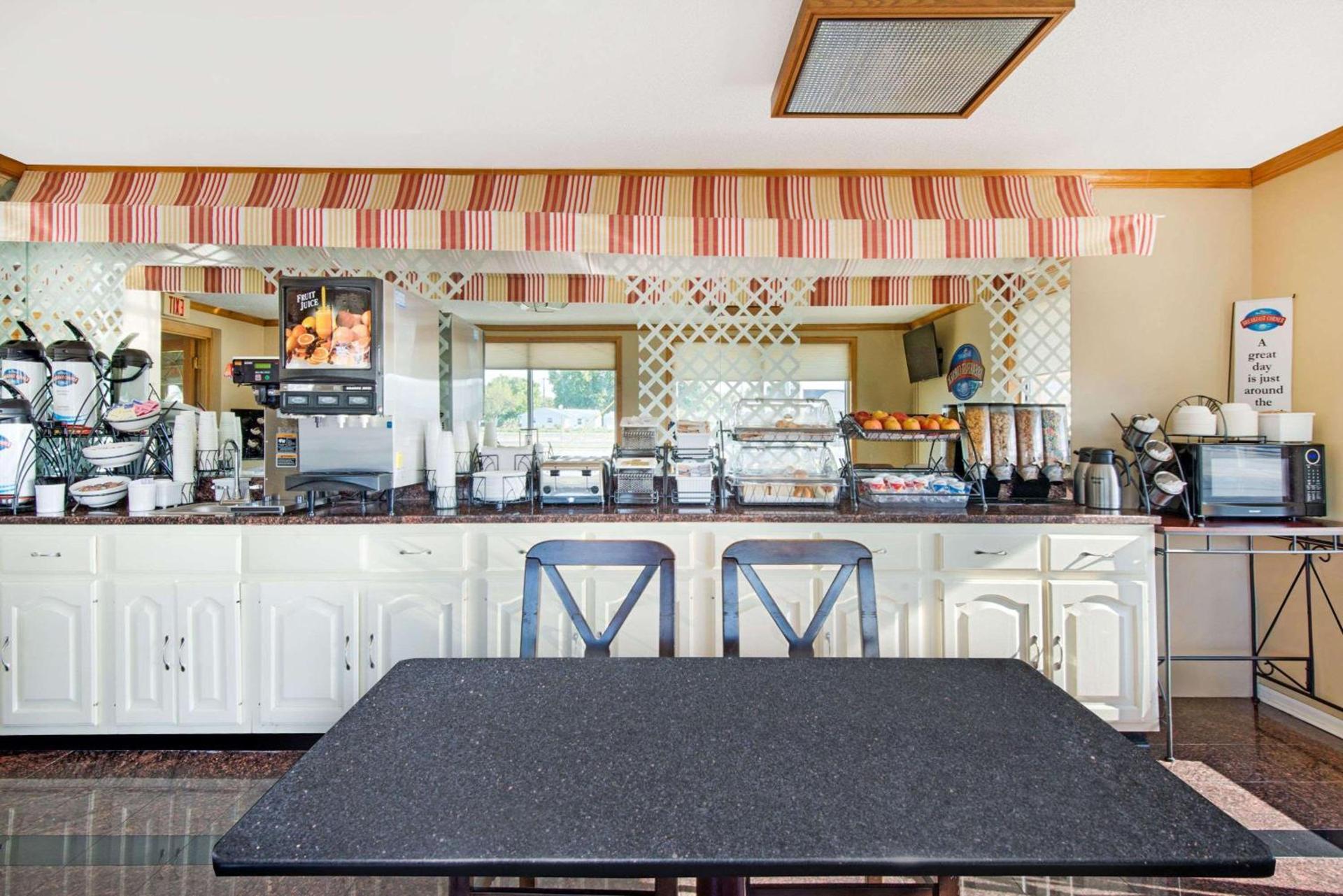 Baymont by Wyndham Sandusky photo 40