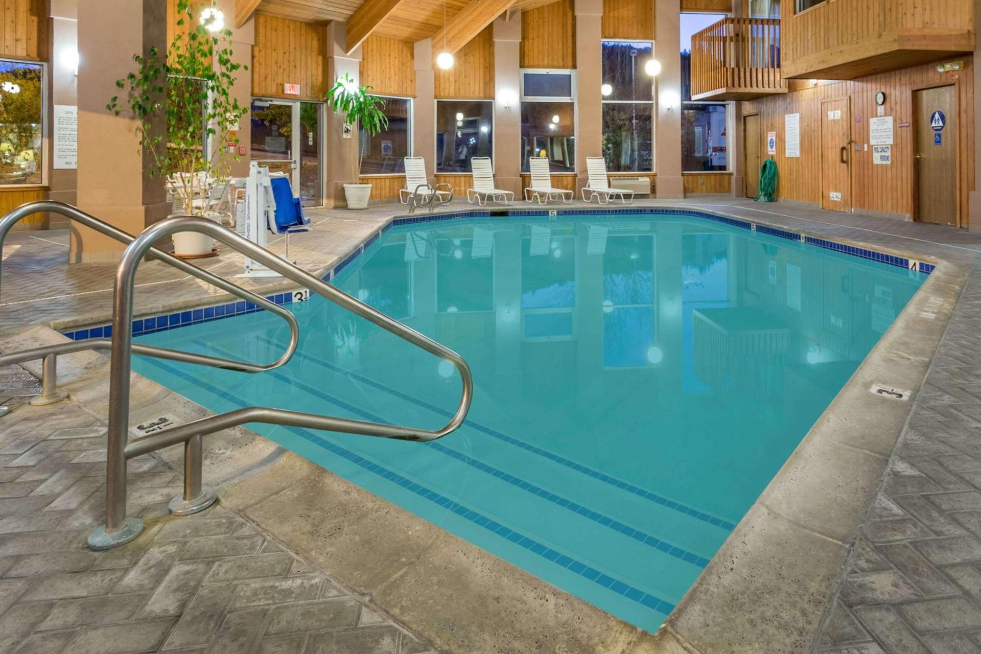 Baymont by Wyndham Yreka photo 7