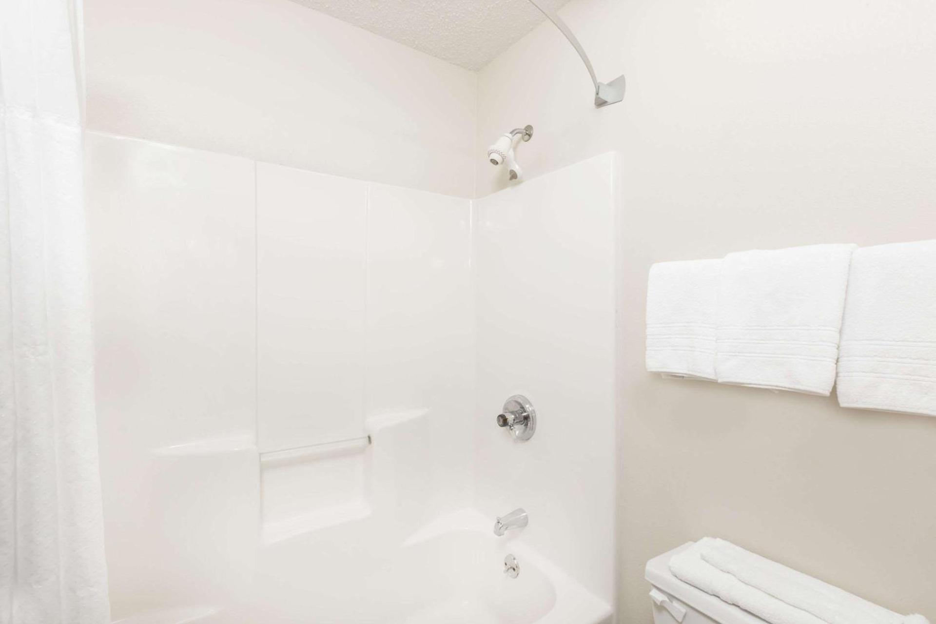 Baymont by Wyndham LeMars photo 30