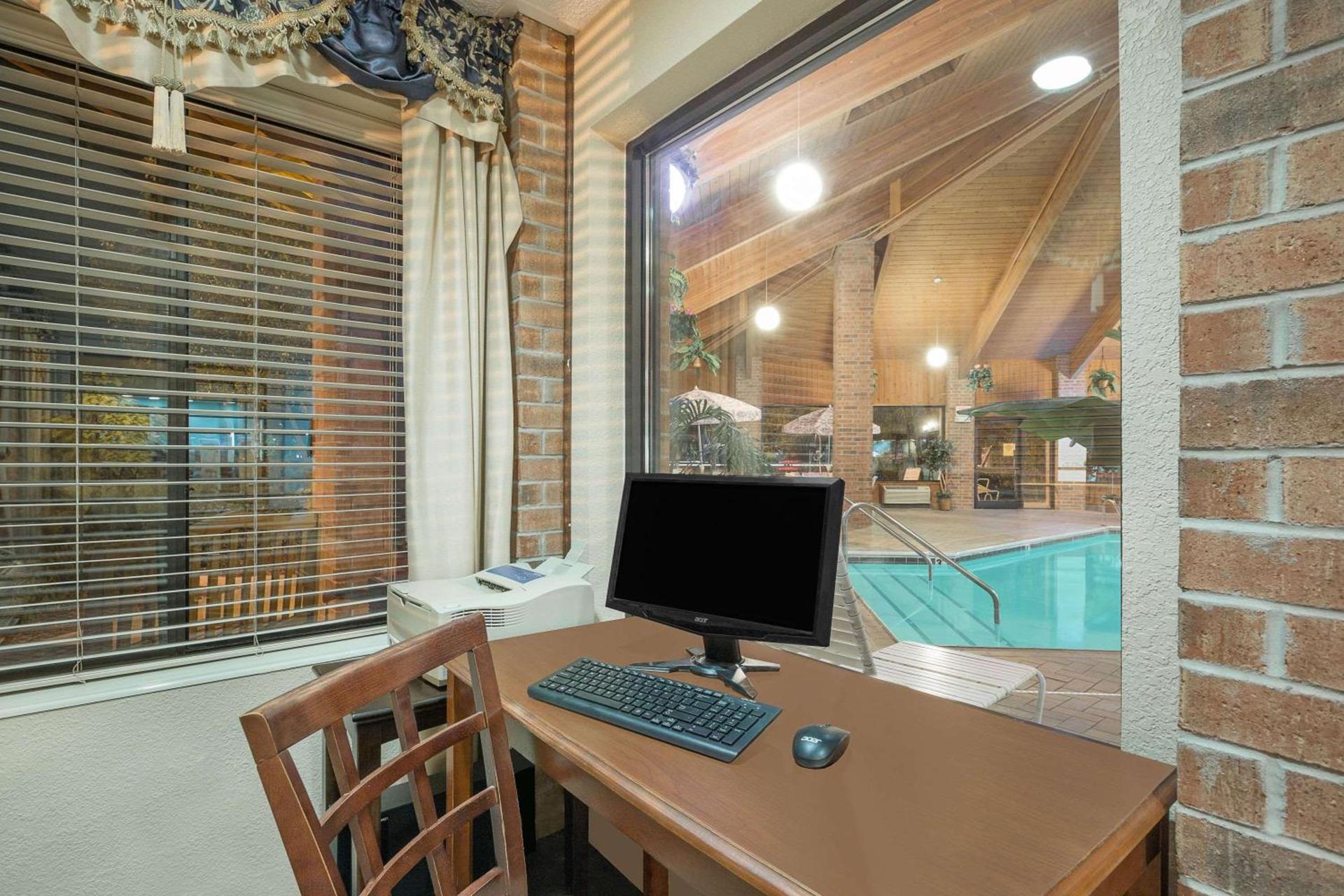 Baymont by Wyndham Boone photo 43