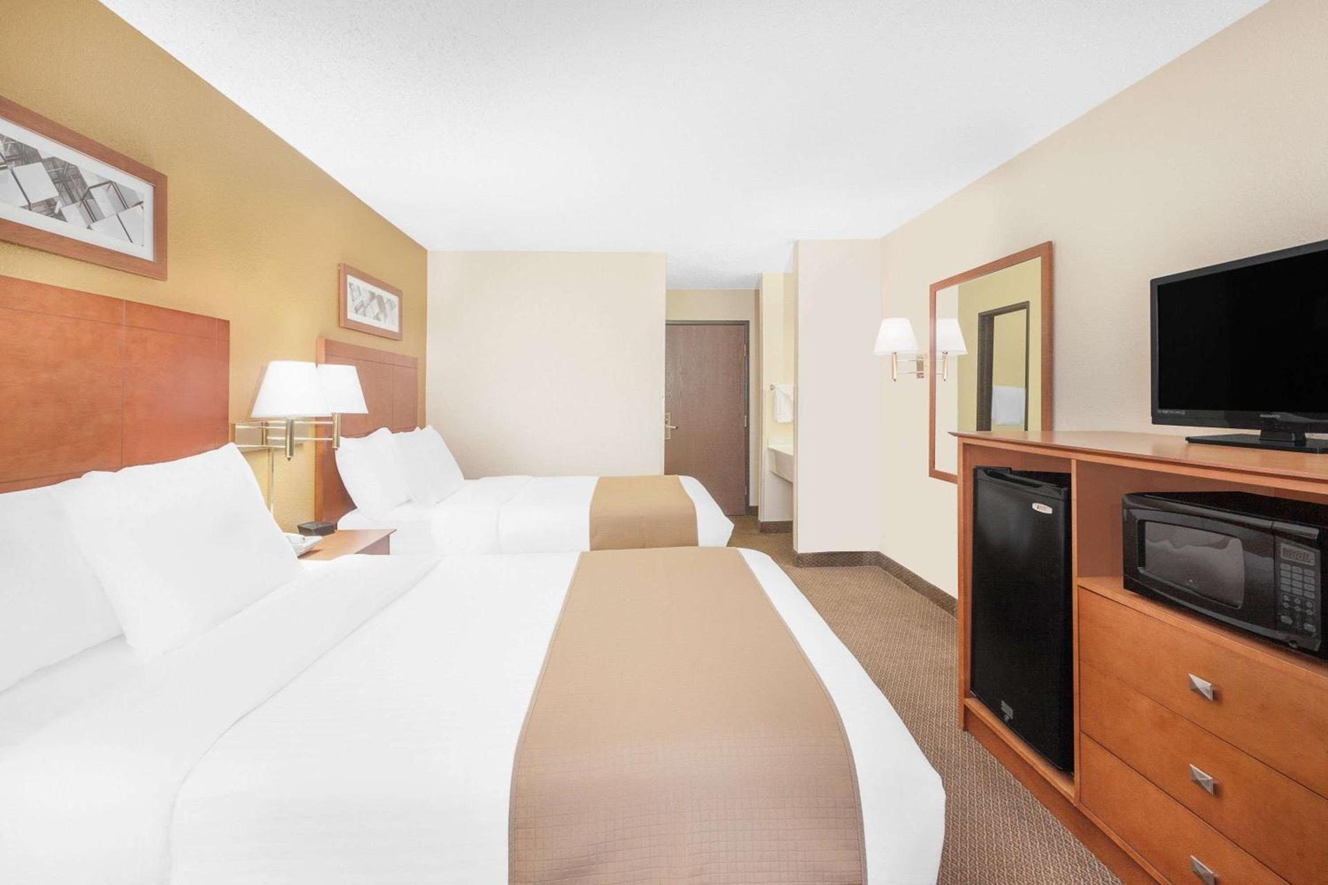 Baymont by Wyndham Port Huron photo 57