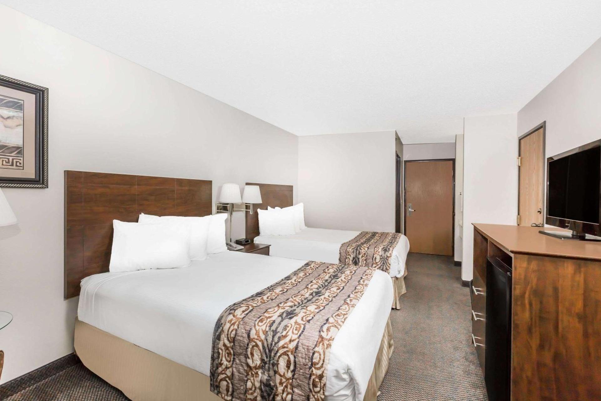 Baymont by Wyndham LeMars photo 28