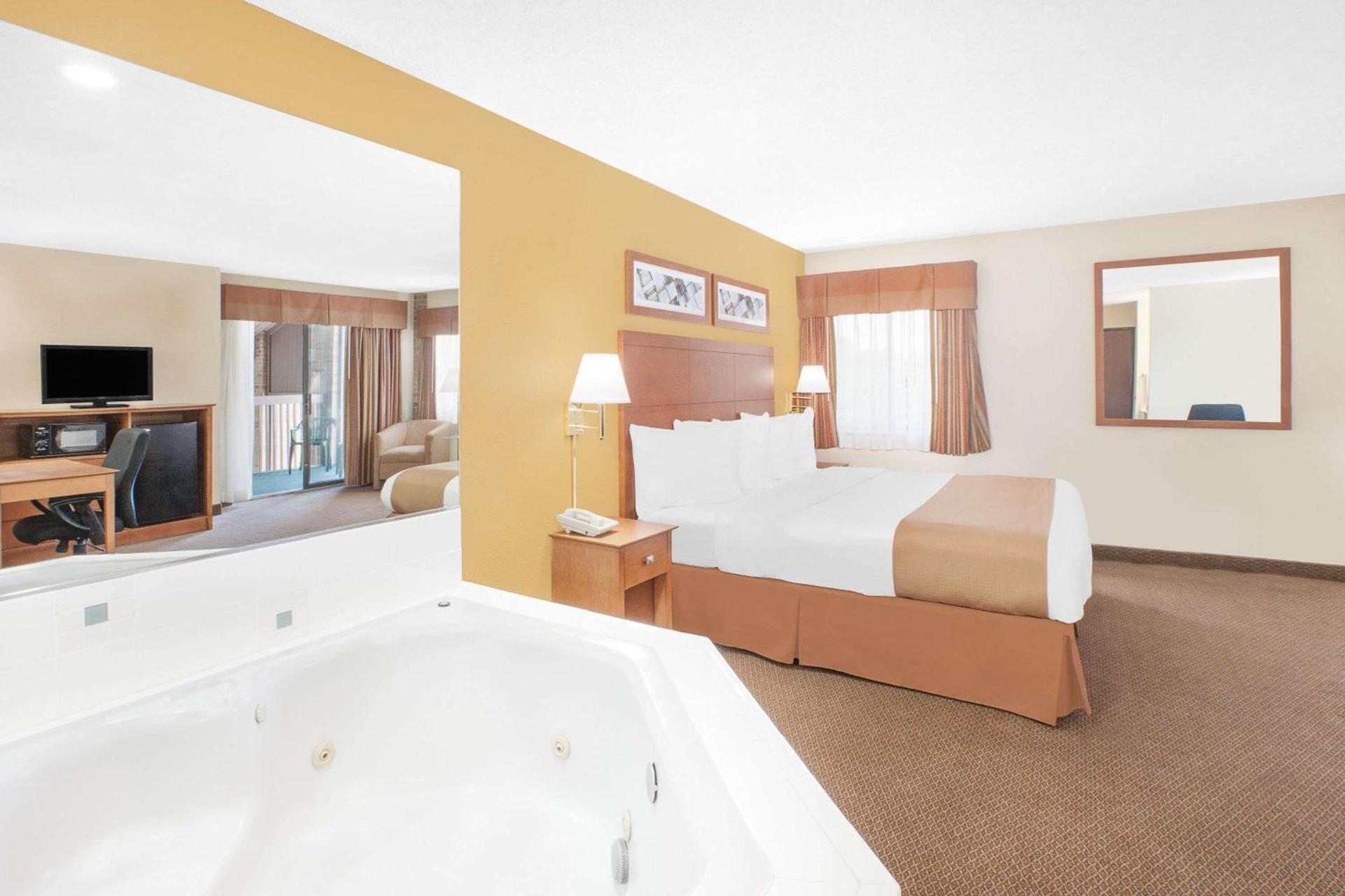 Baymont by Wyndham Port Huron photo 55