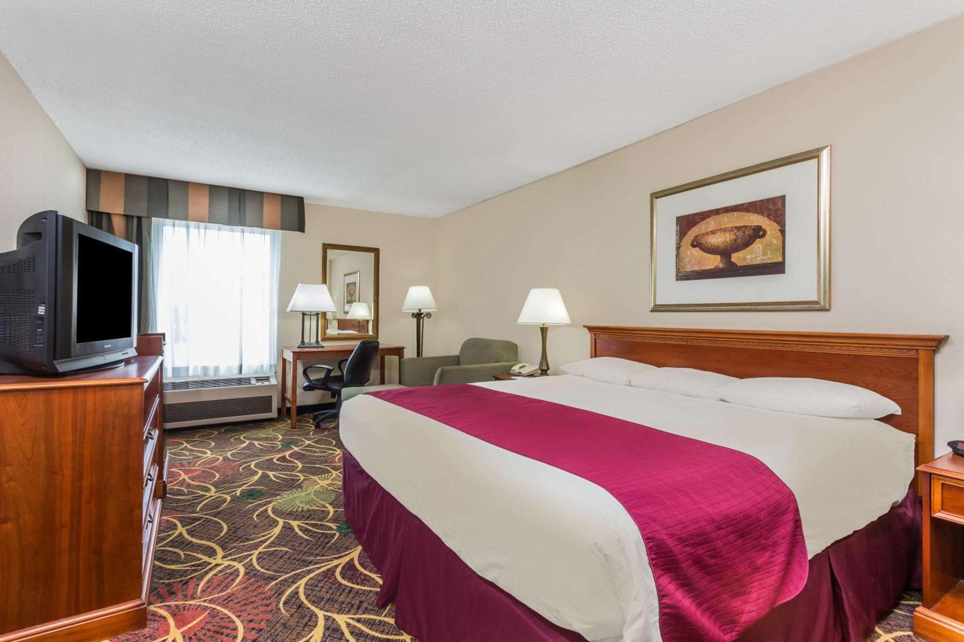 Baymont by Wyndham Cornelia photo 14