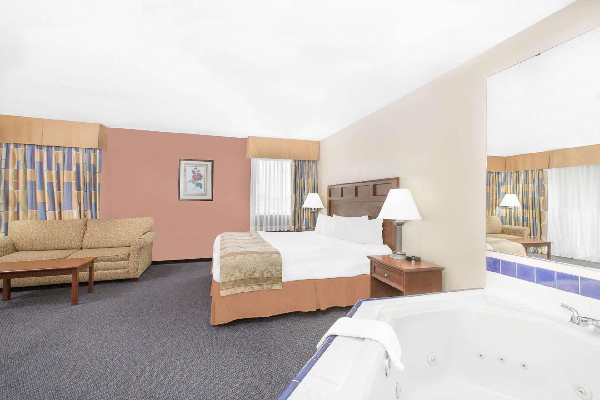 Baymont by Wyndham Boone photo 50