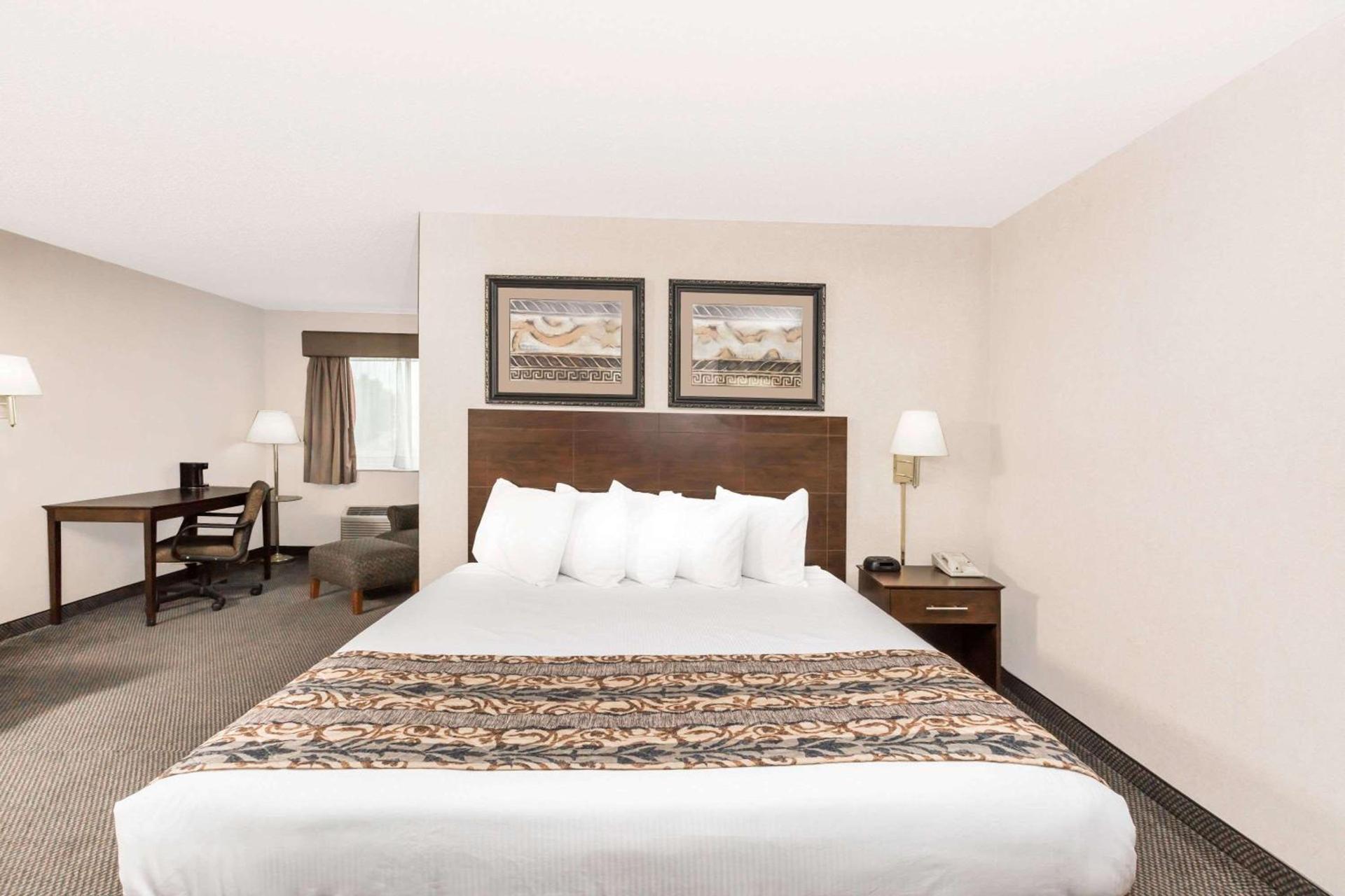 Baymont by Wyndham LeMars photo 22