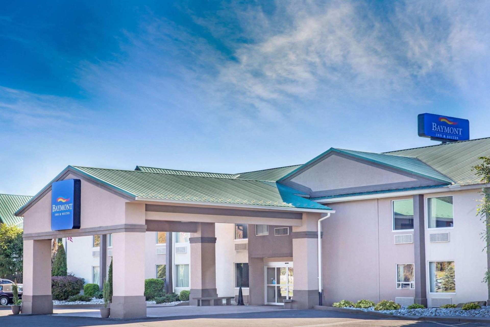 Baymont by Wyndham Bartonsville Poconos photo 1