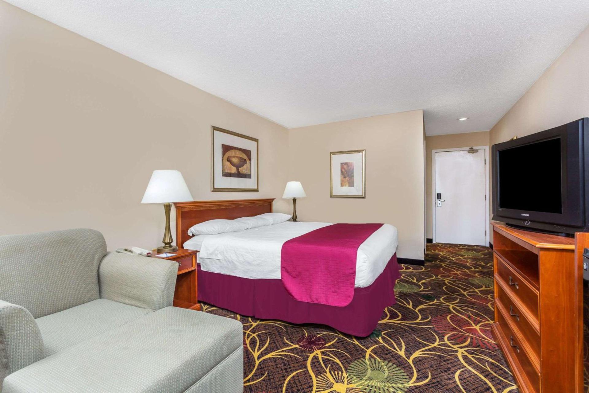 Baymont by Wyndham Cornelia photo 4