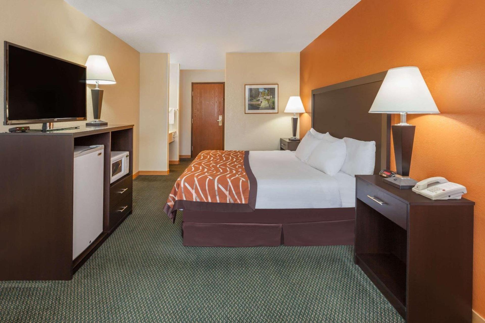 Baymont by Wyndham Midland photo 30