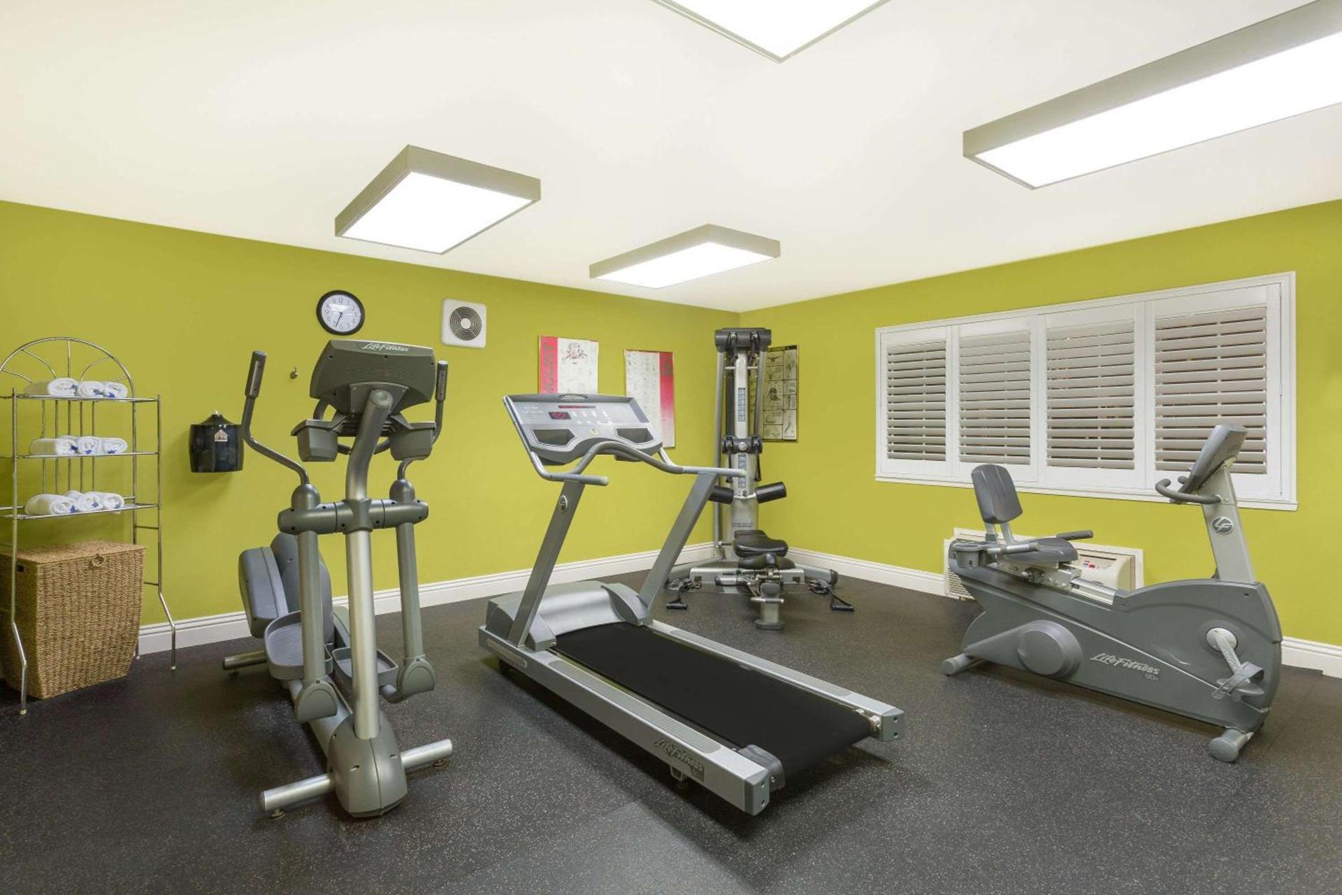 Baymont by Wyndham Modesto Salida photo 35
