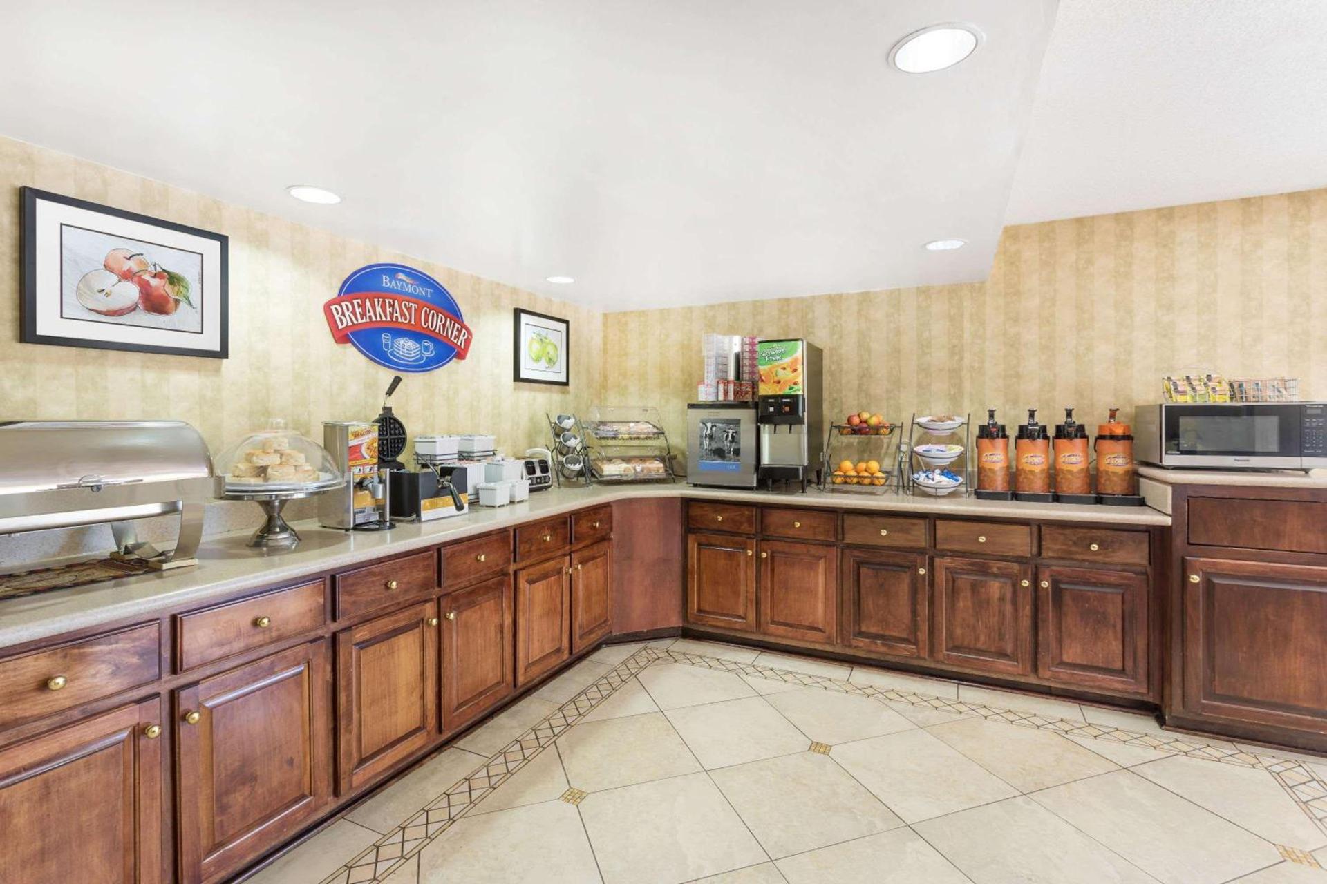 Baymont by Wyndham Griffin photo 38