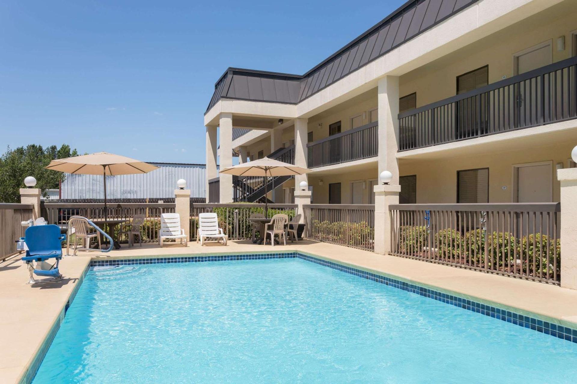 Baymont by Wyndham Griffin photo 10