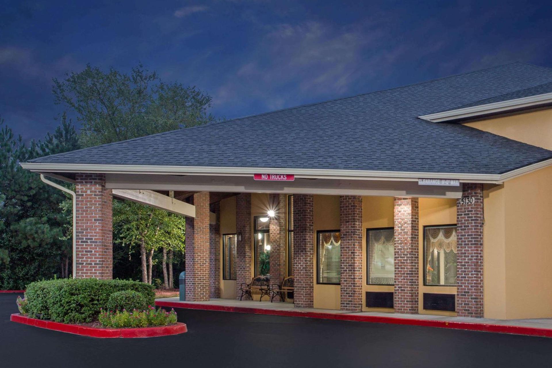 Baymont by Wyndham Smyrna photo 2