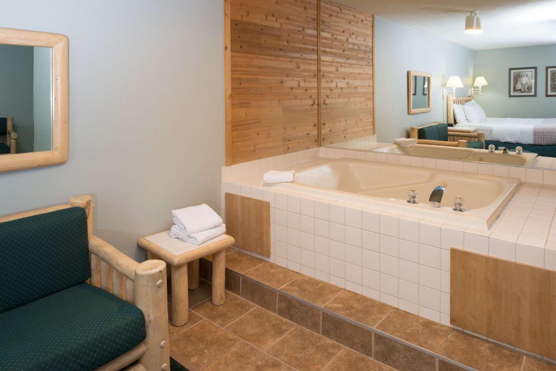 Baymont by Wyndham Coeur D Alene photo 13
