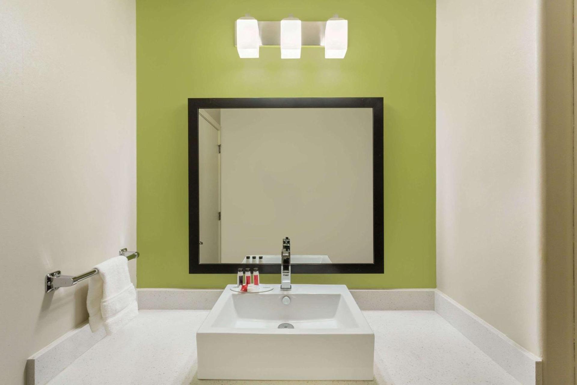 Baymont by Wyndham Modesto Salida photo 32