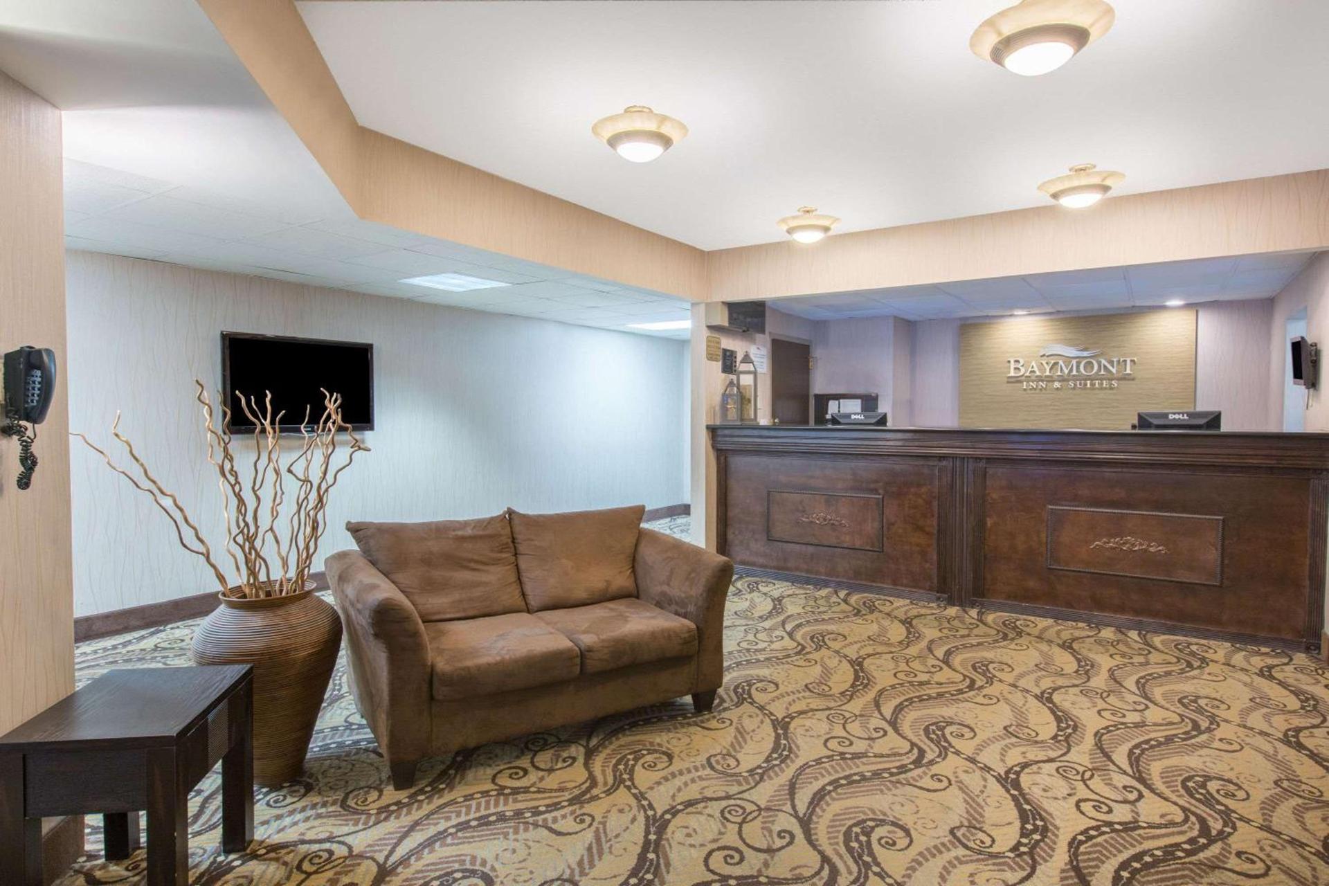 Baymont by Wyndham Bartonsville Poconos photo 11