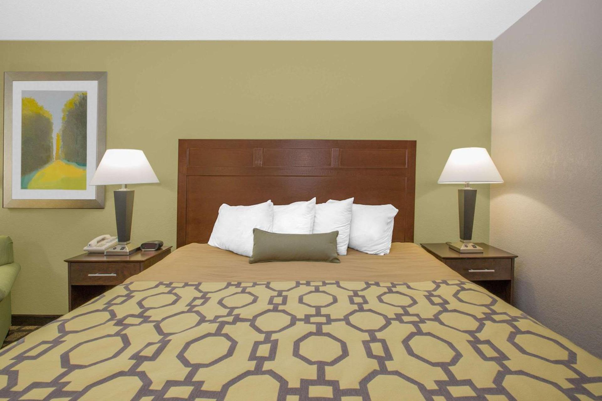 Baymont by Wyndham Ames photo 13