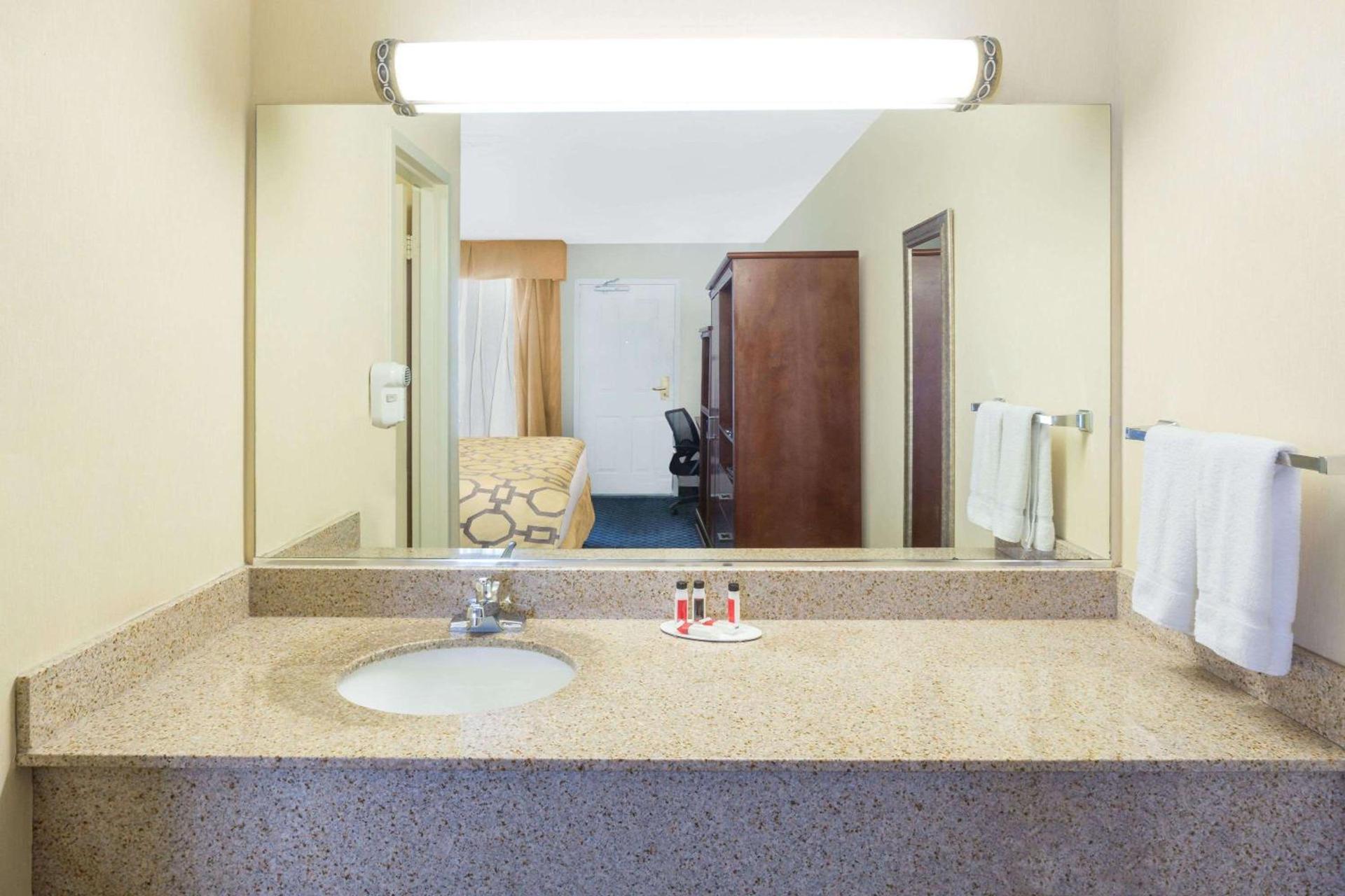 Baymont by Wyndham Flagstaff photo 36