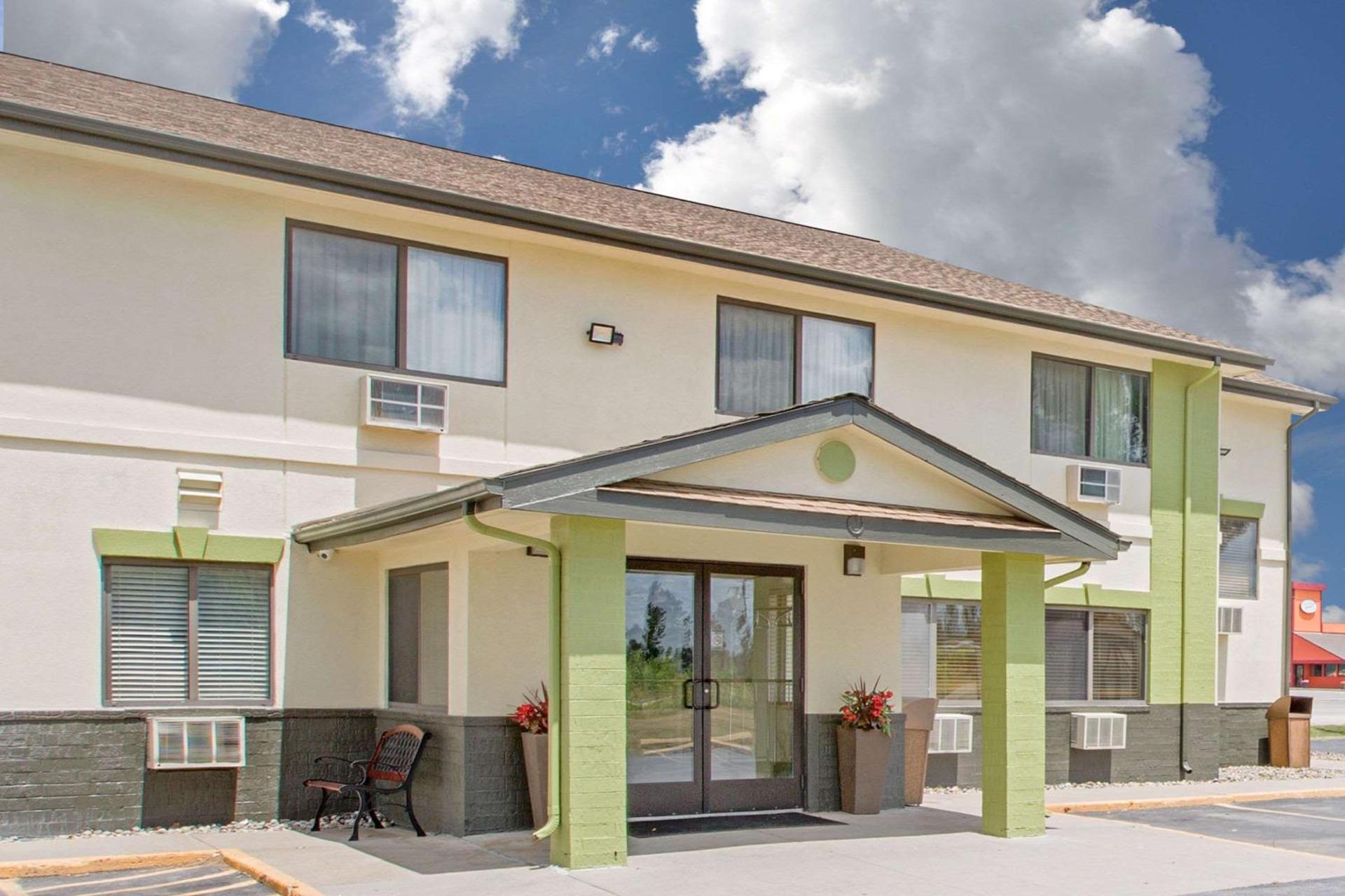 Baymont by Wyndham Ames photo 2