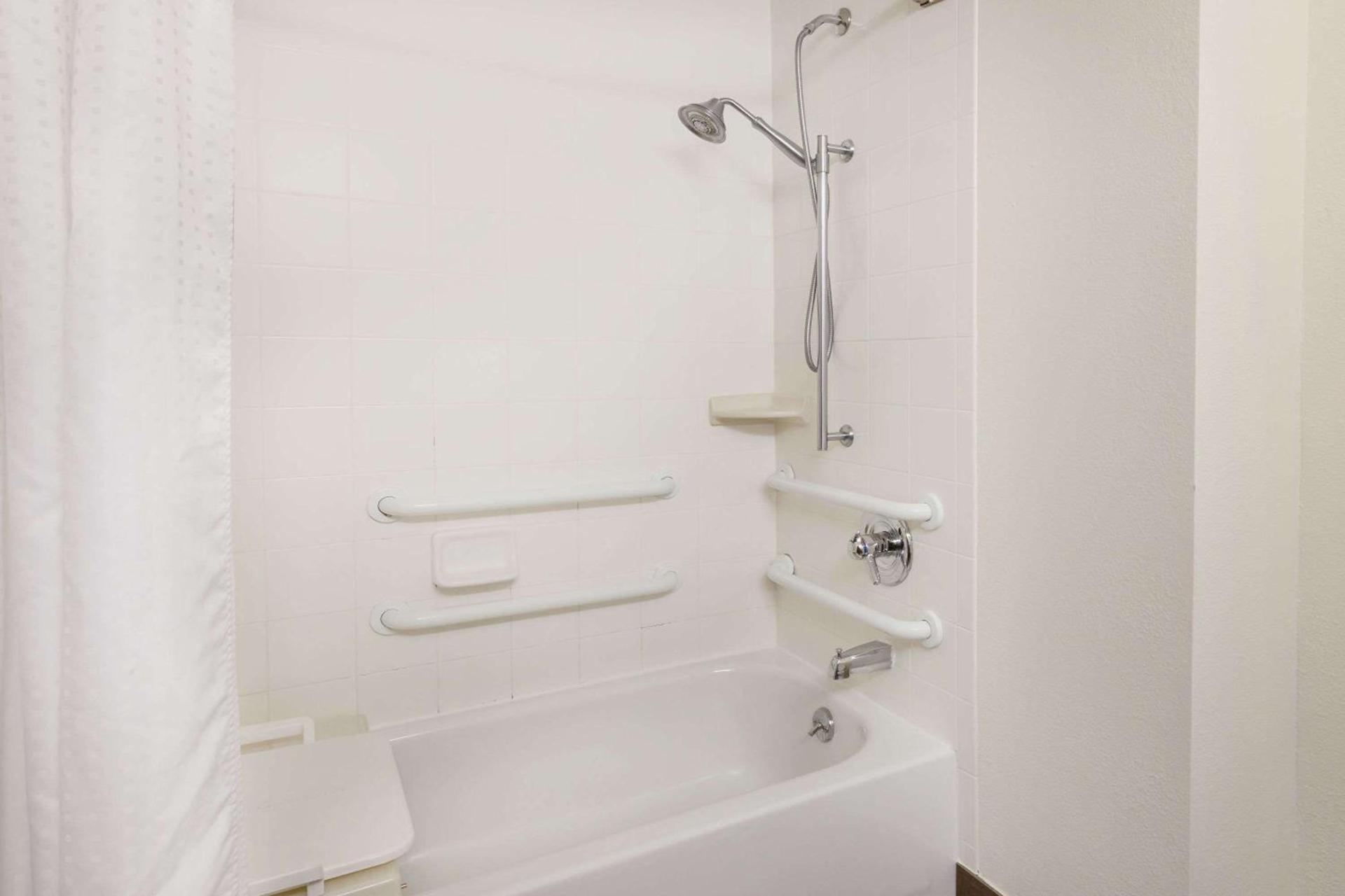 Baymont by Wyndham Chelsea photo 39