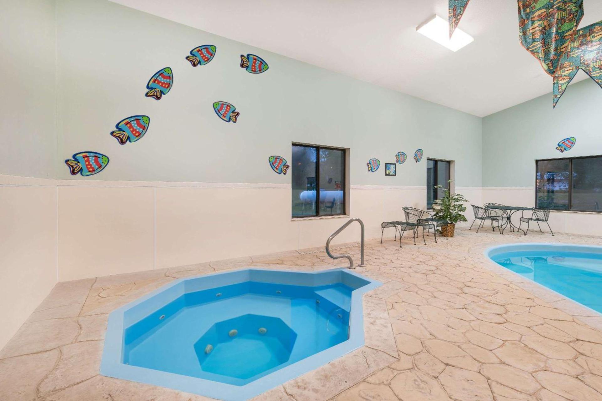 Baymont by Wyndham Hot Springs photo 23