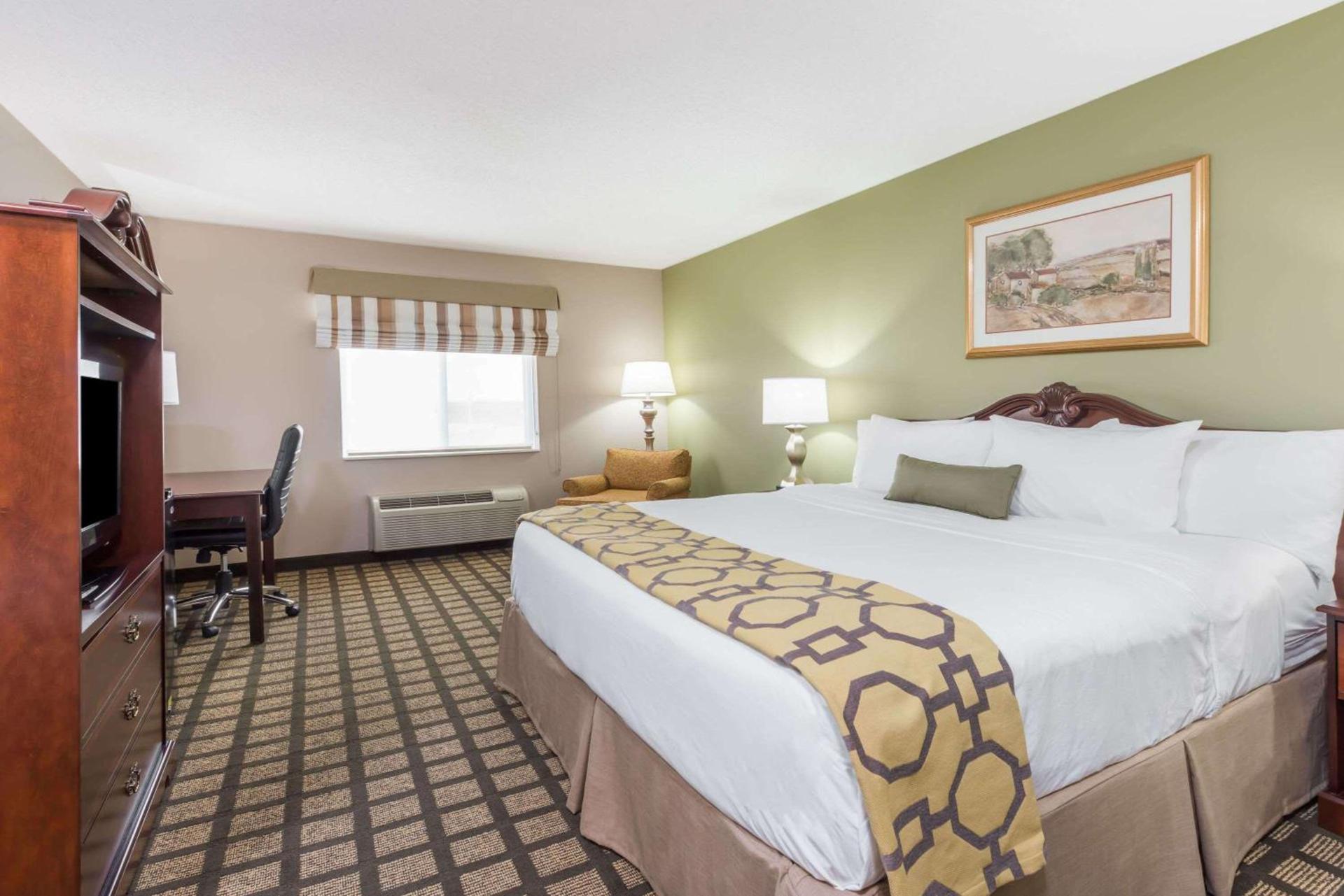 Baymont by Wyndham Fulton photo 5
