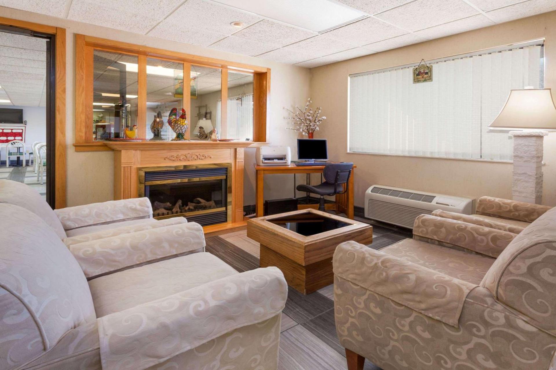 Baymont by Wyndham Midland photo 19
