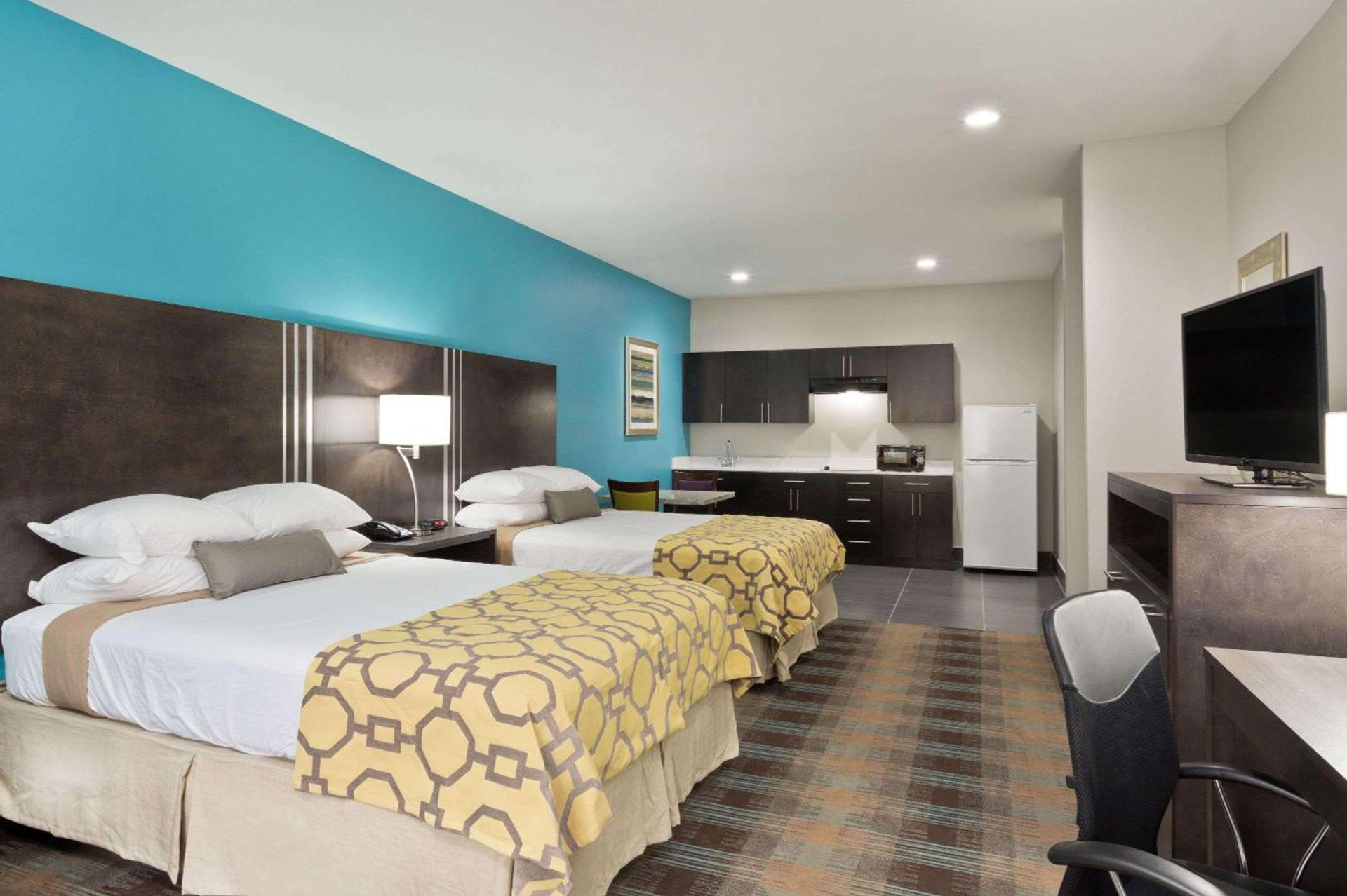 Baymont by Wyndham Bryan College Station photo 15