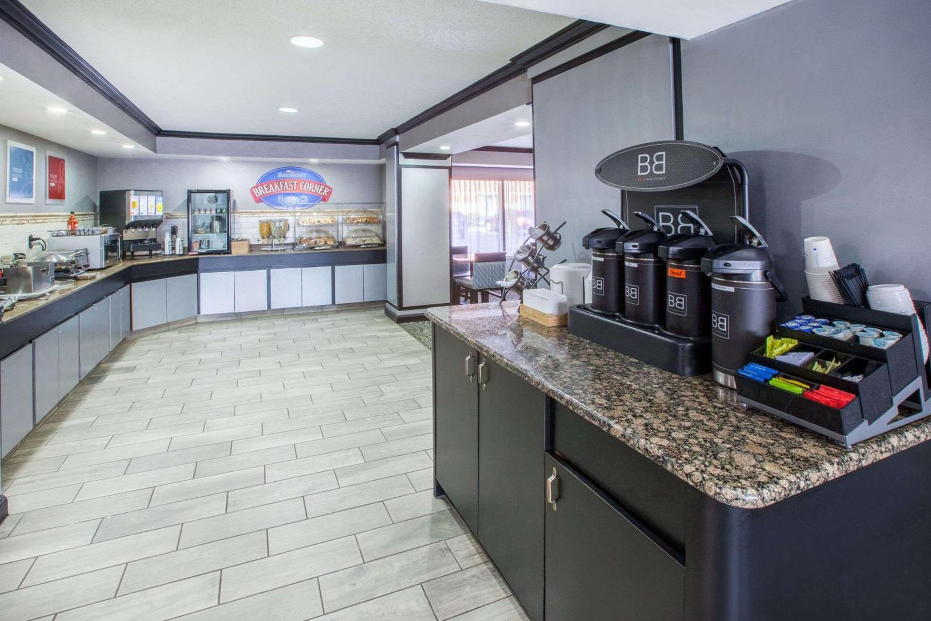 Americas Best Value Inn Canton photo 12